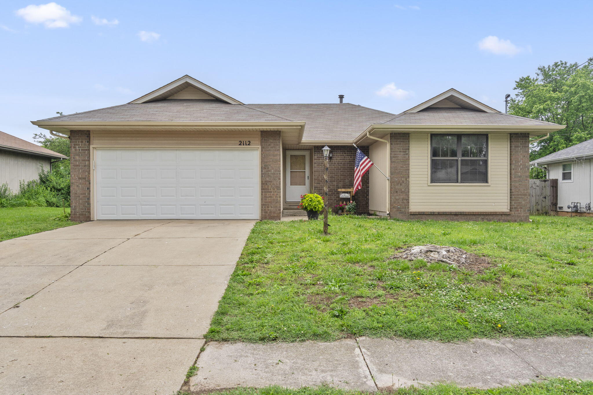 2112 South Golden Avenue Property Photo 2