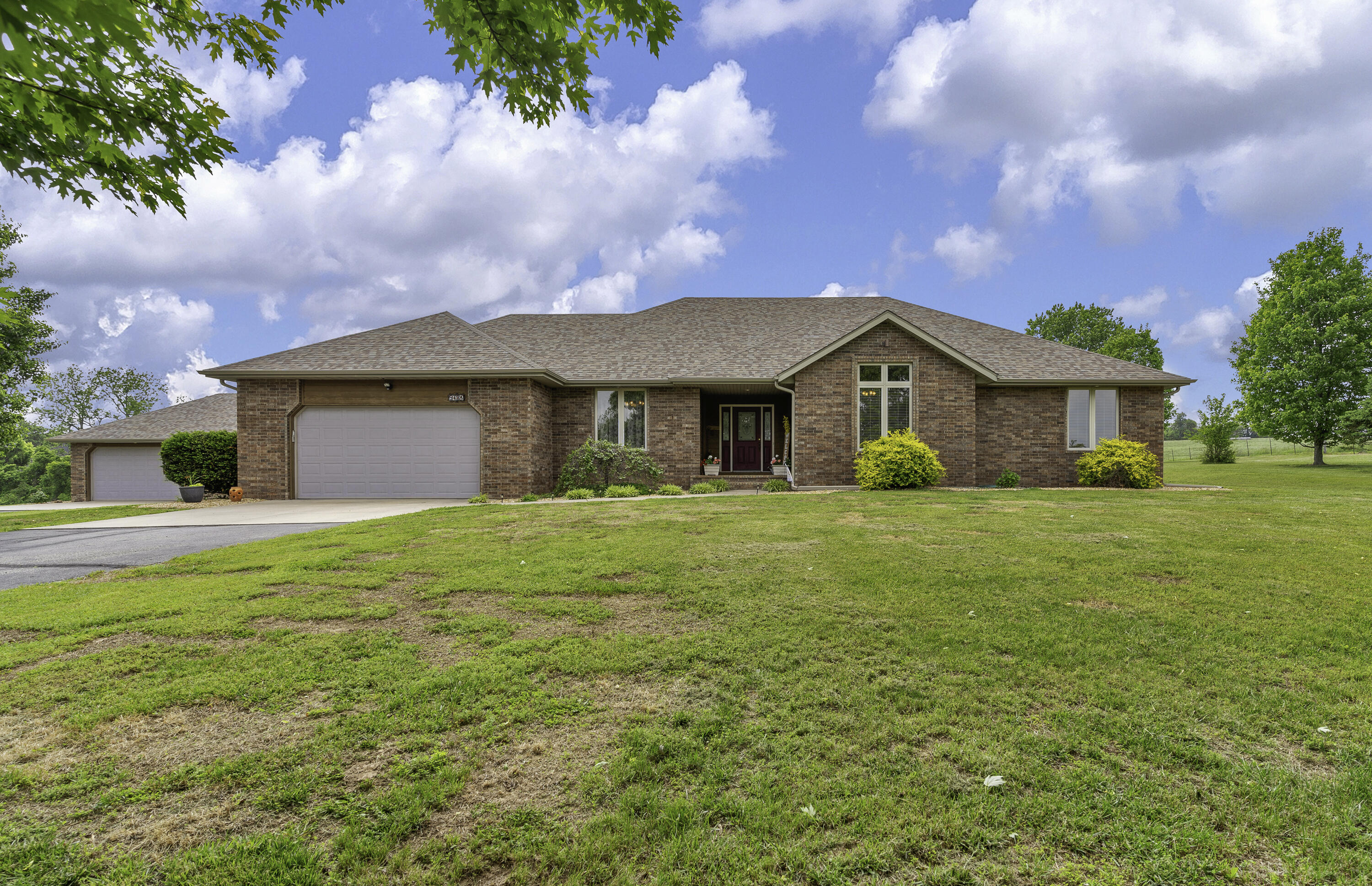 5731 North Willow Road Property Photo 1