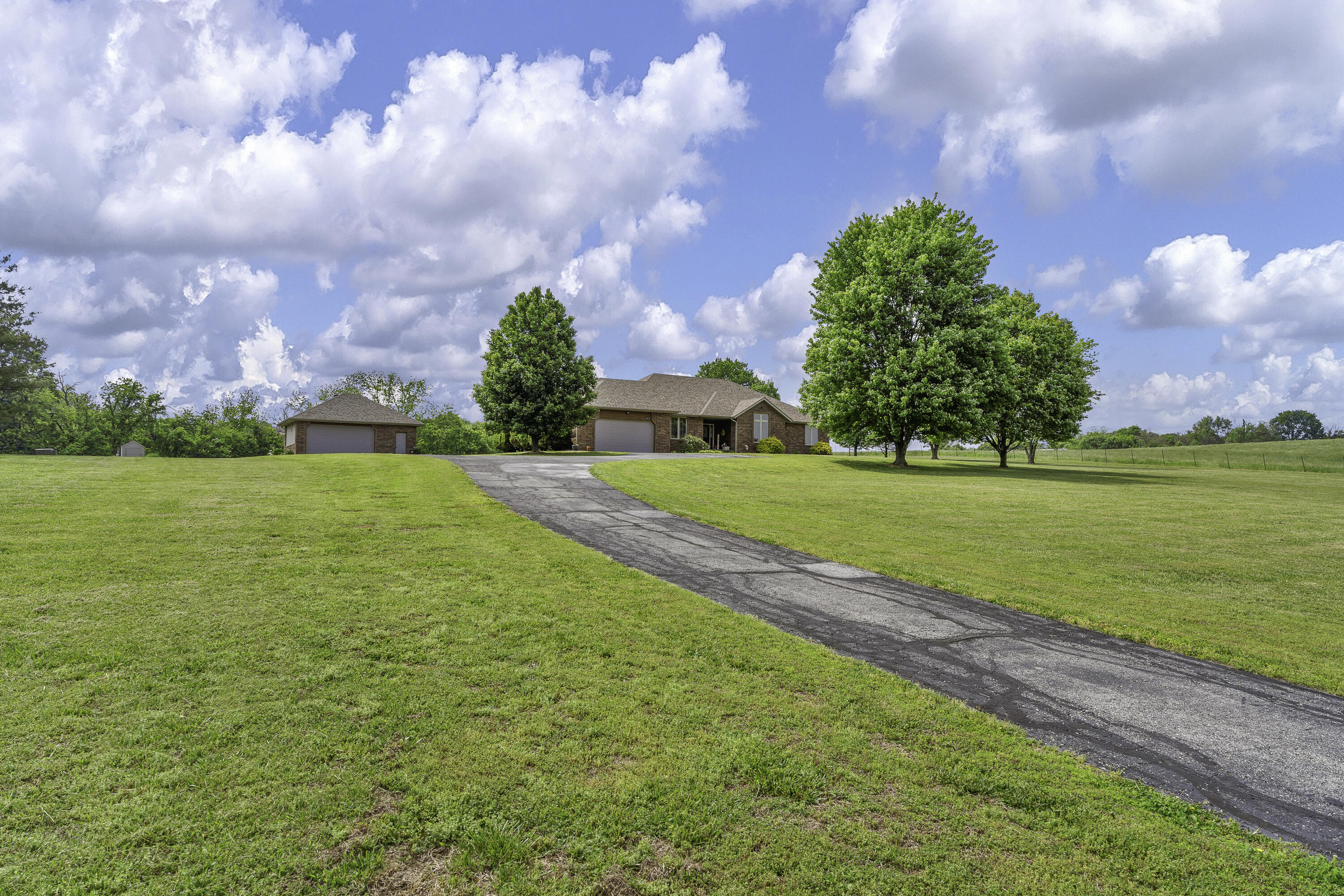 5731 North Willow Road Property Photo 2