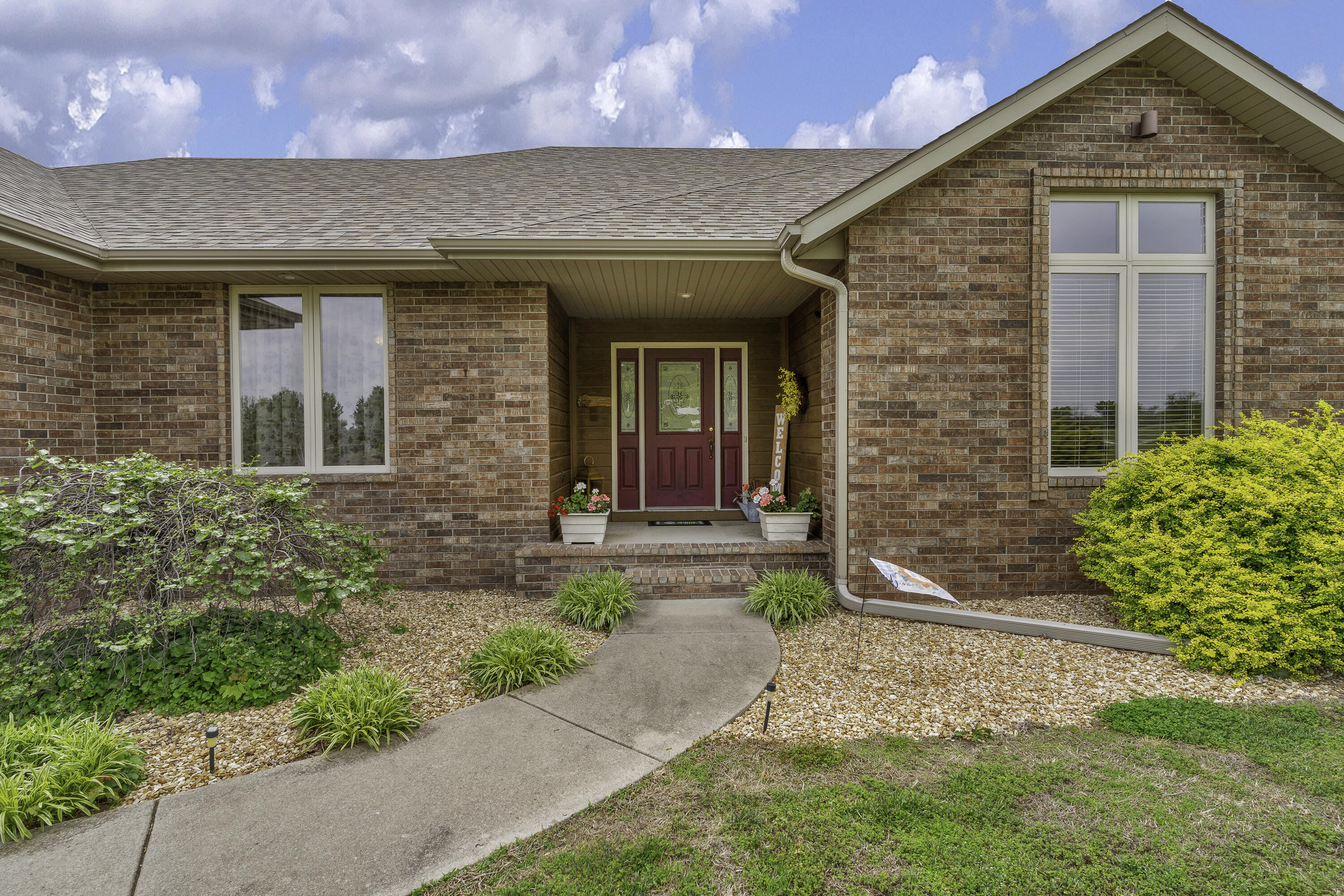 5731 North Willow Road Property Photo 6