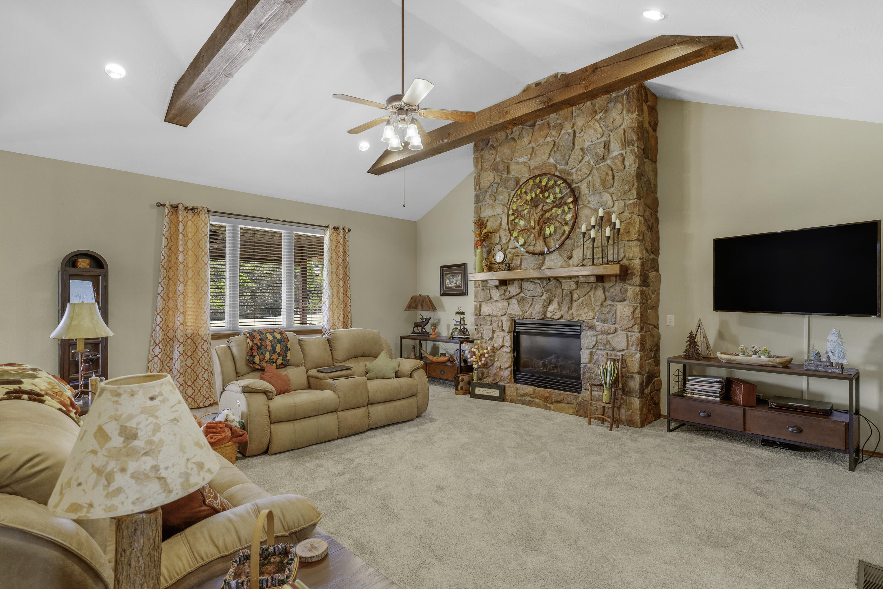 5731 North Willow Road Property Photo 10
