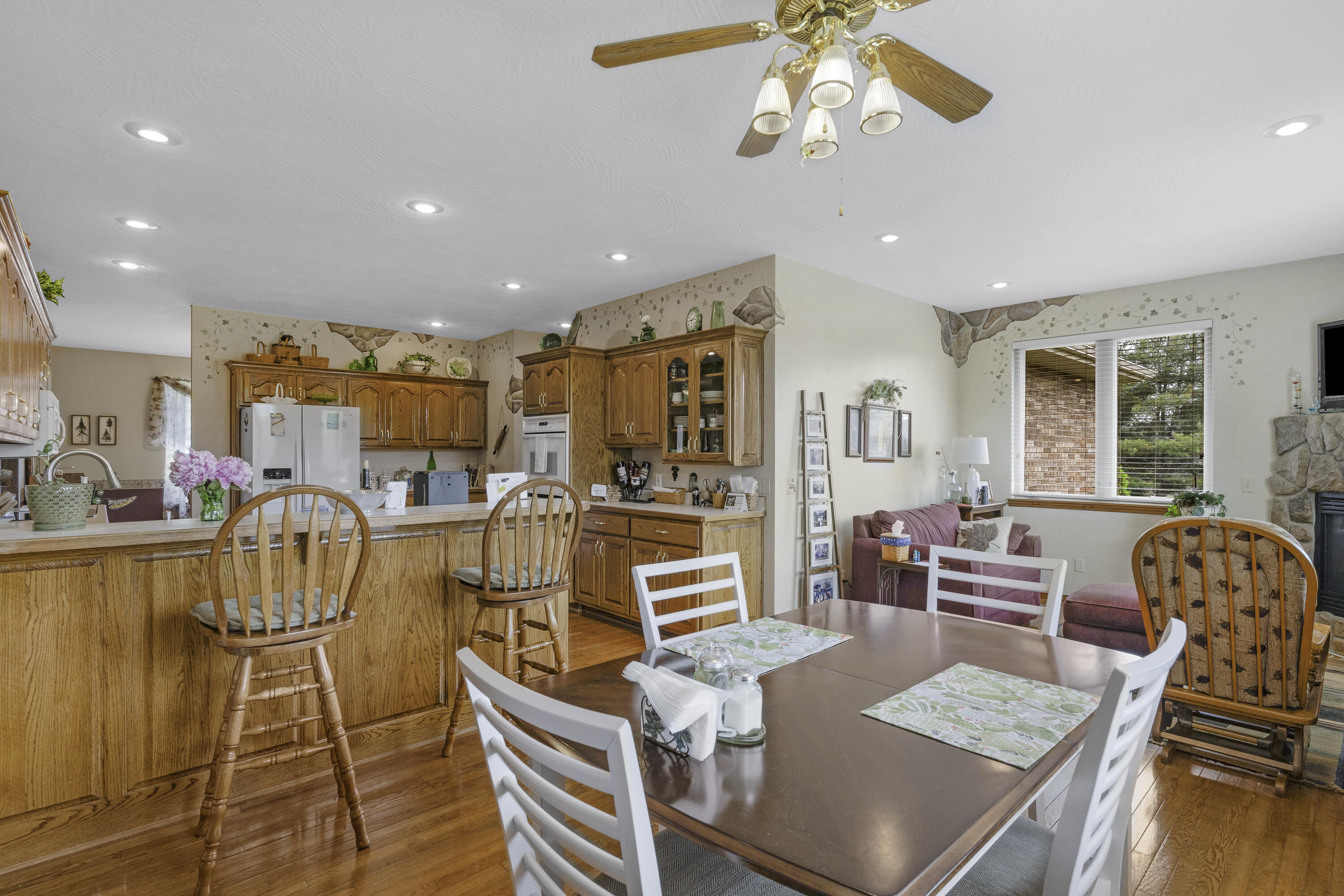 5731 North Willow Road Property Photo 17
