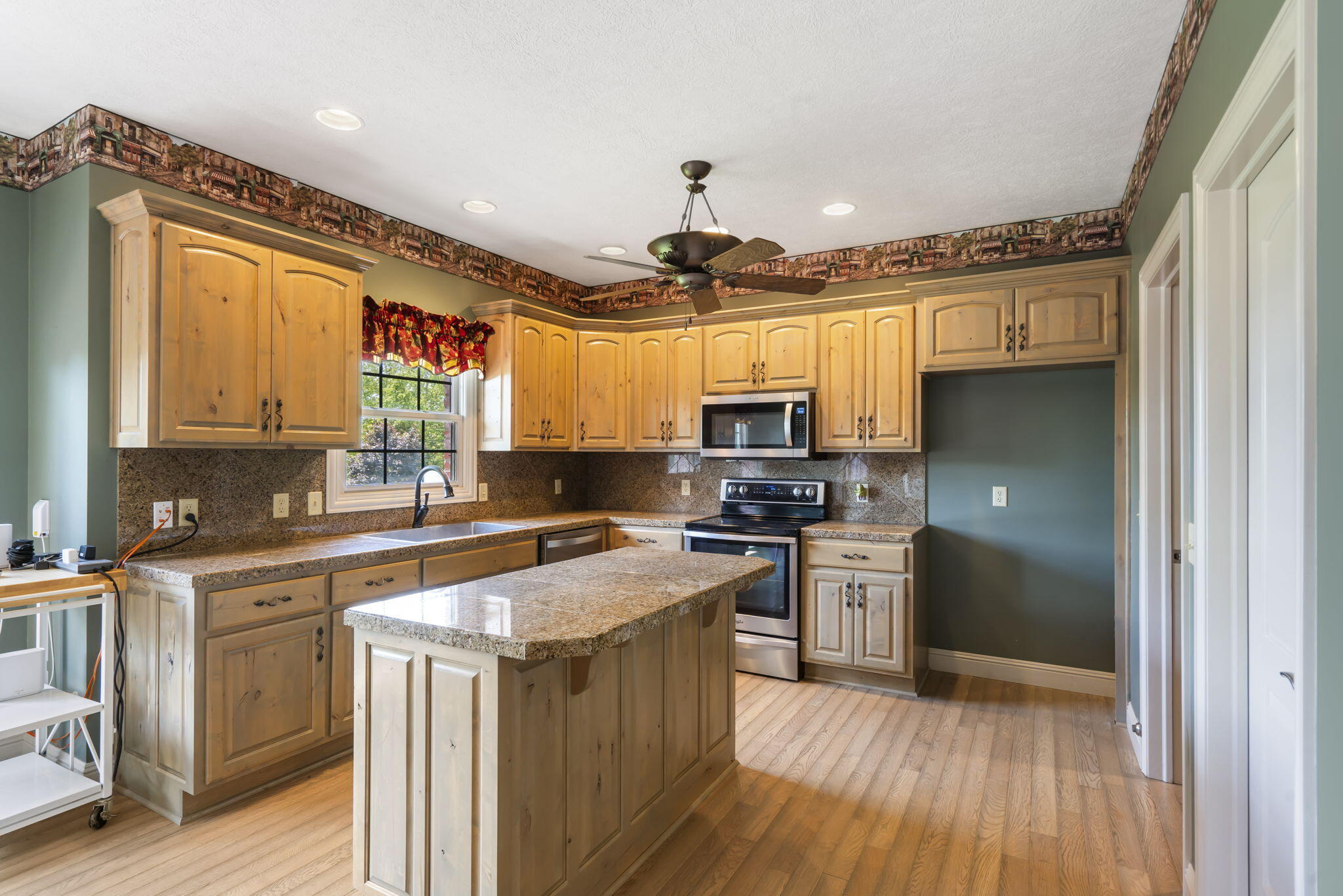 5072 East Hedgerow Drive Property Photo 15