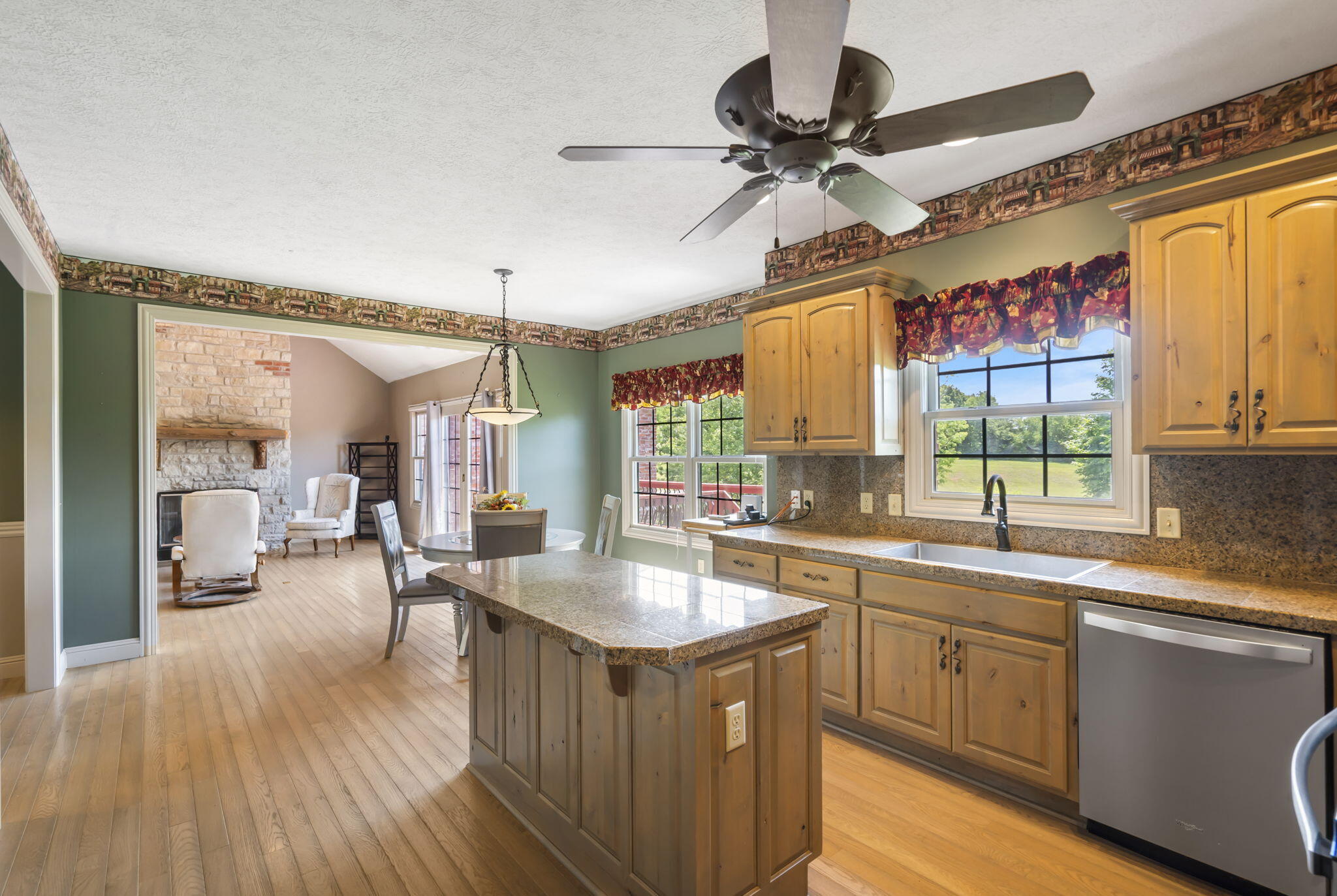 5072 East Hedgerow Drive Property Photo 17