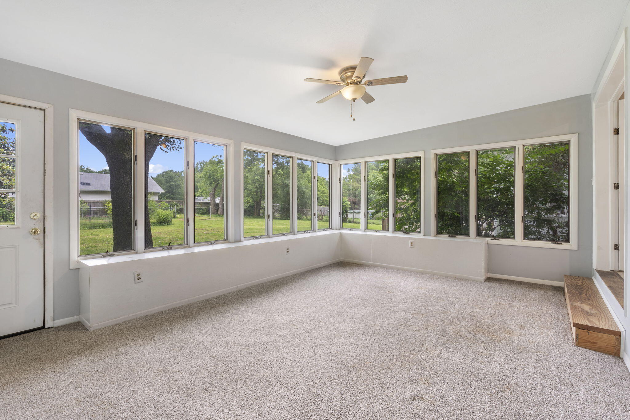 716 South Broadview Drive Property Photo 6
