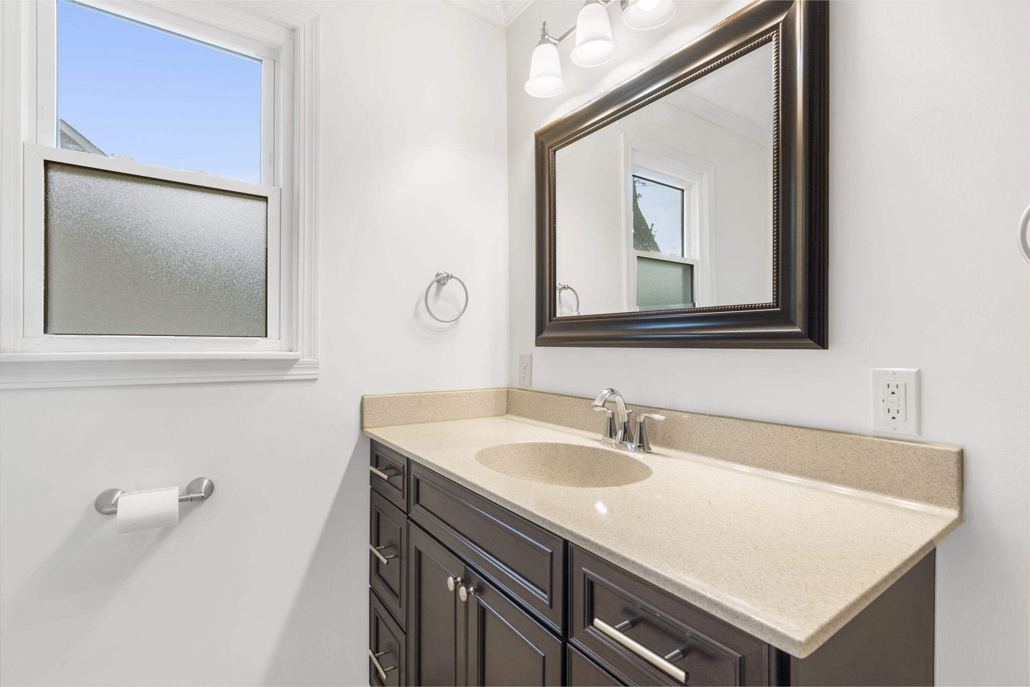 716 South Broadview Drive Property Photo 10
