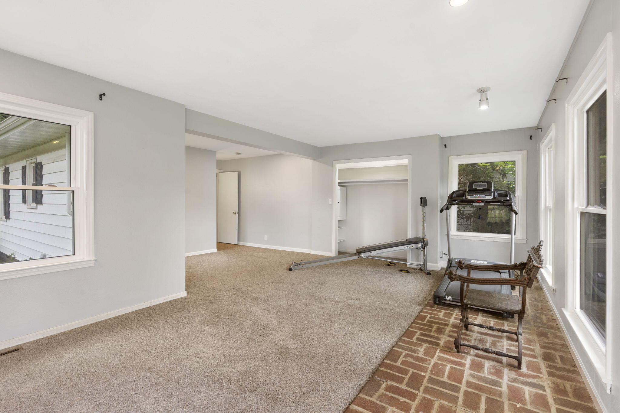 716 South Broadview Drive Property Photo 11