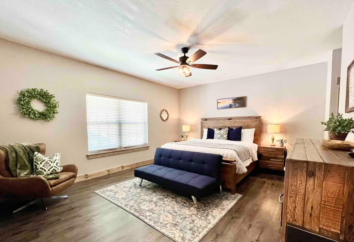 240 Chateau Cove Drive Property Photo 16