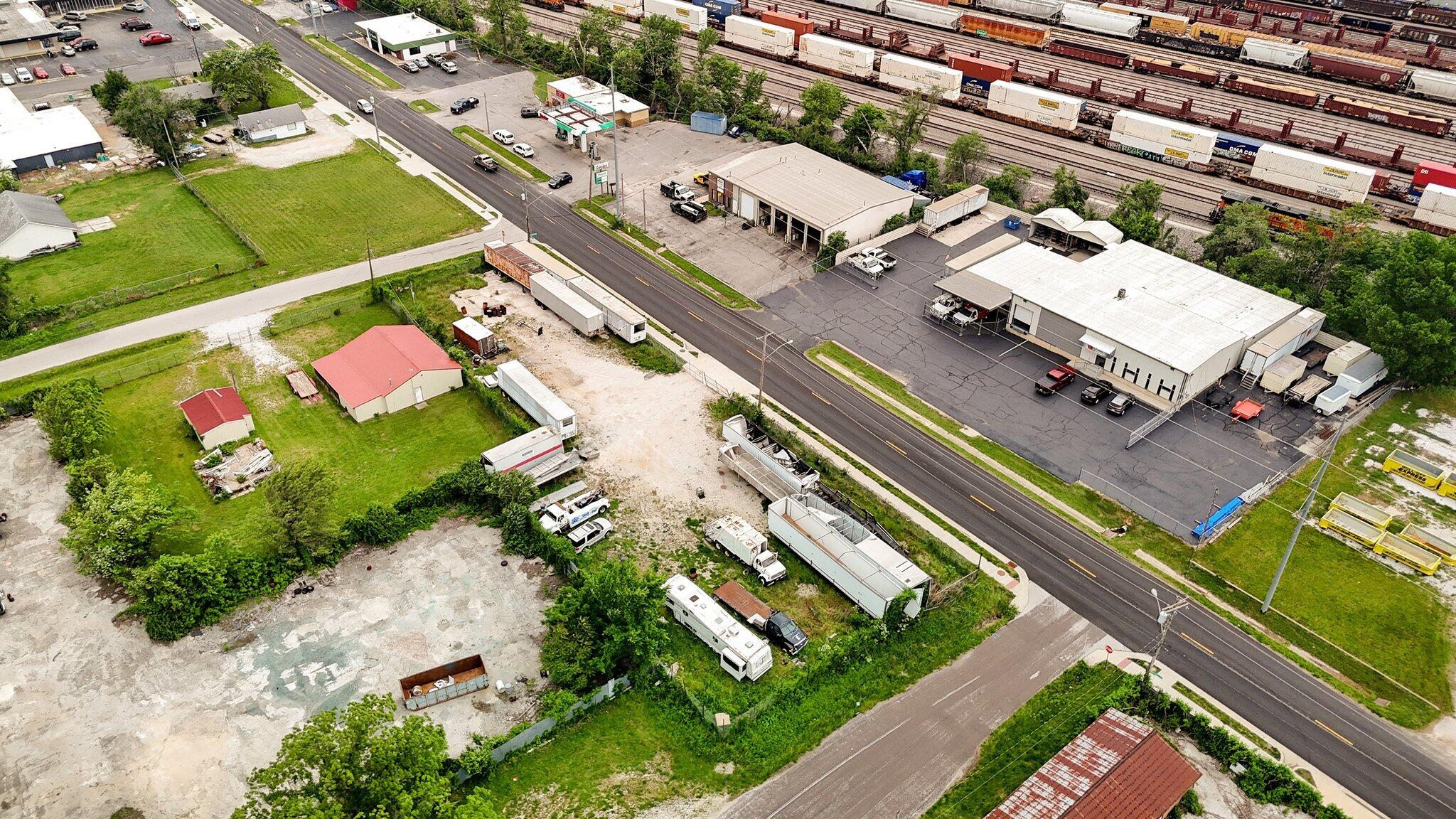 2320 West Division Street Property Photo 4