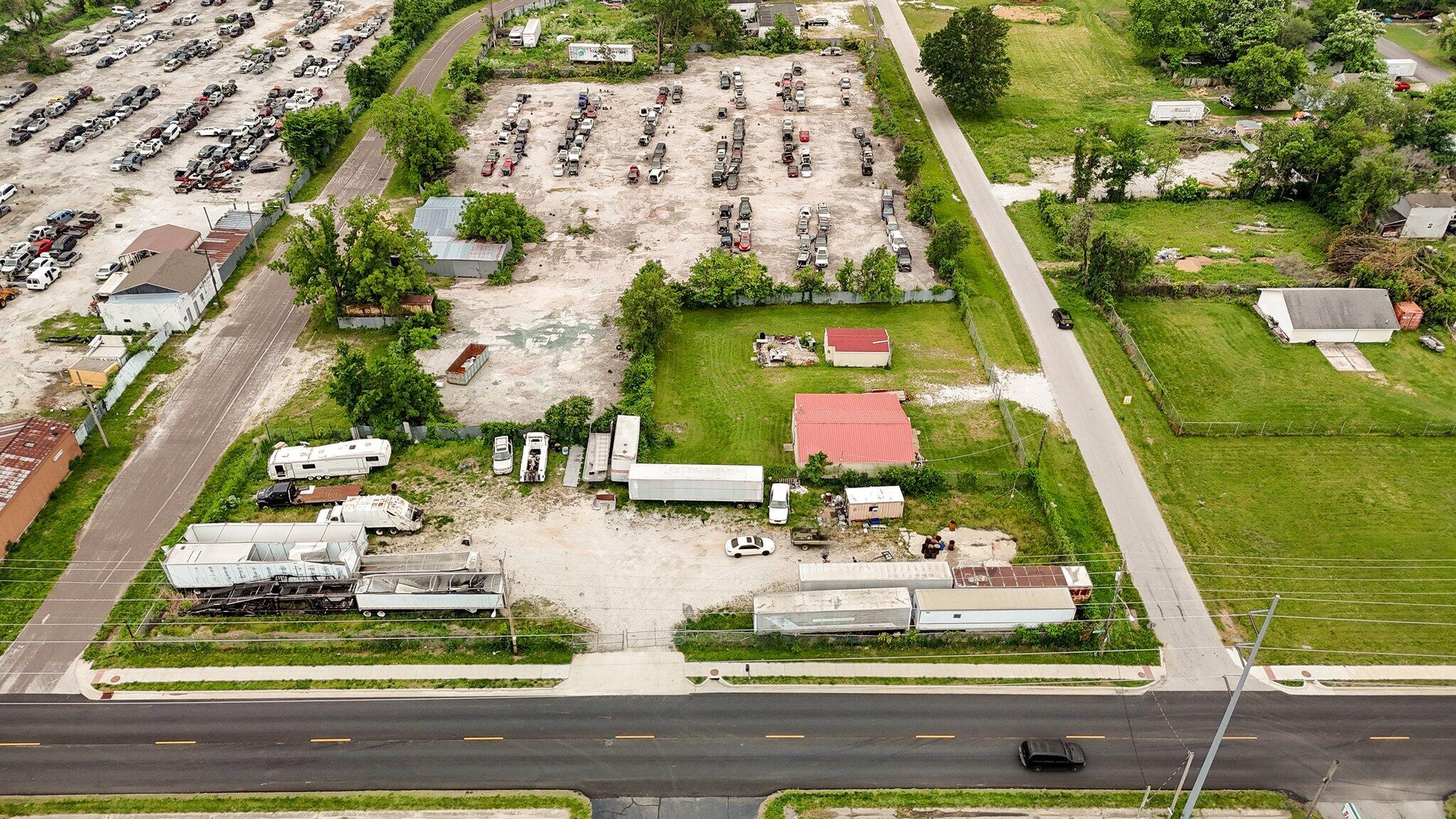 2320 West Division Street Property Photo 5