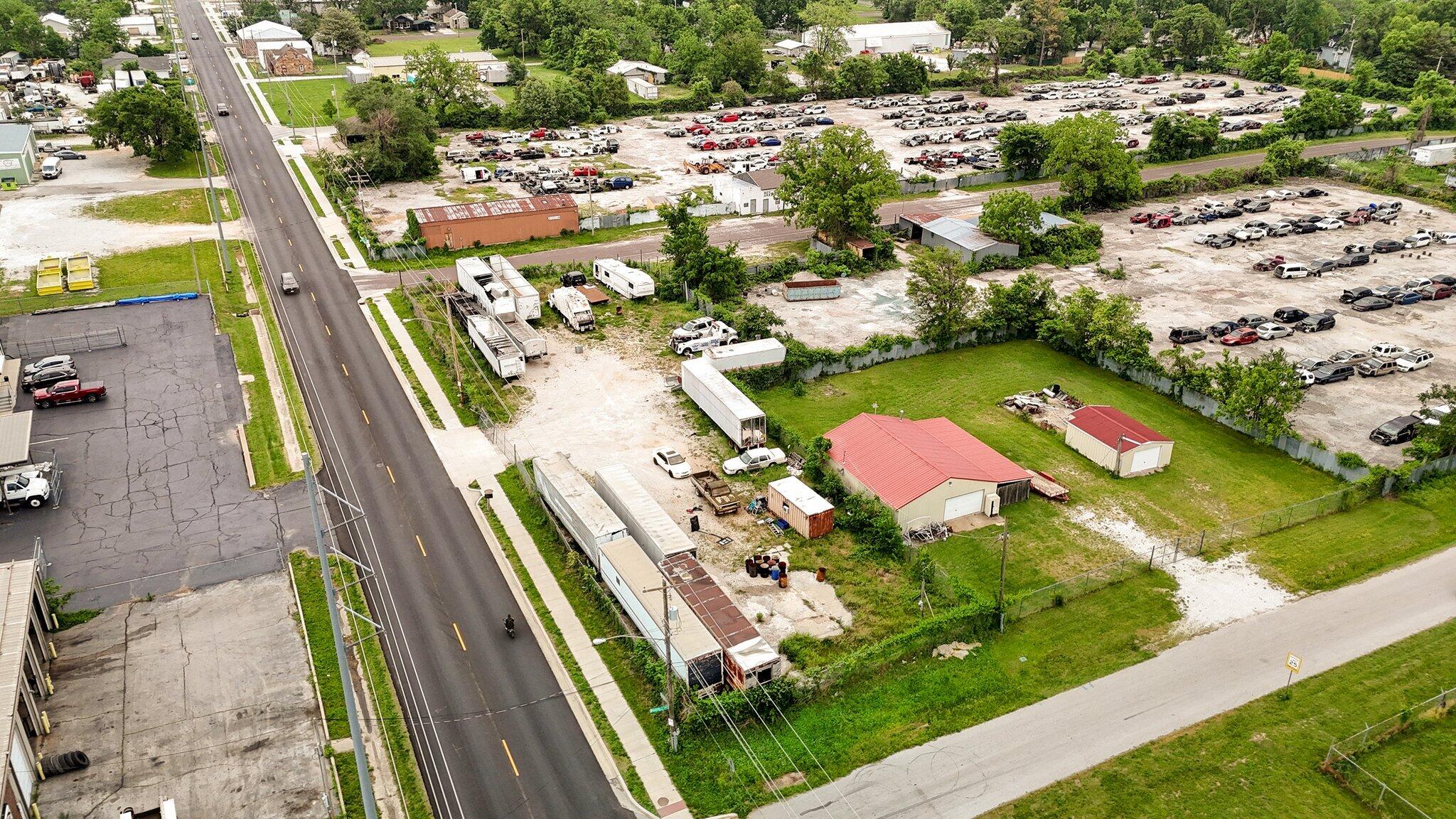 2320 West Division Street Property Photo 8