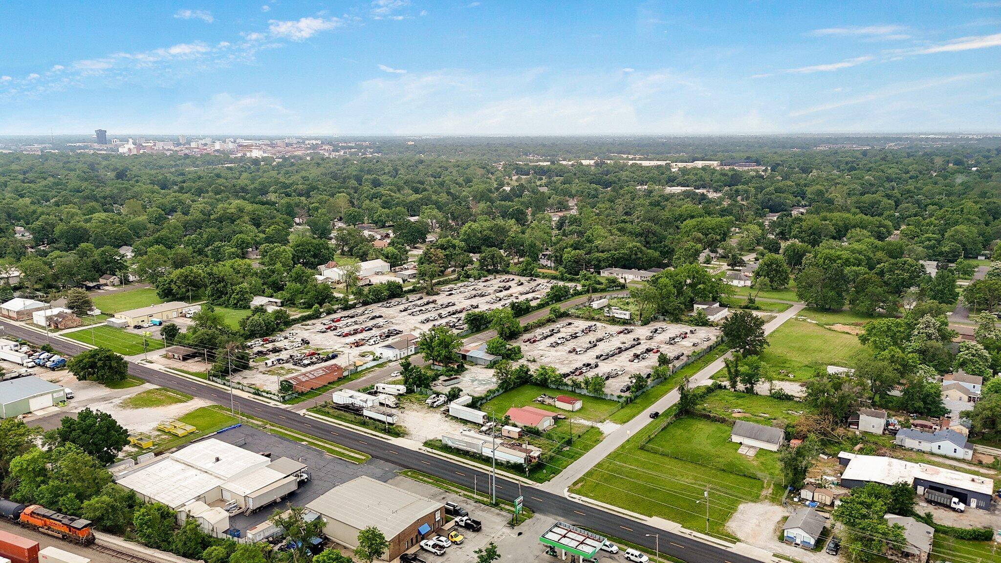 2320 West Division Street Property Photo 10