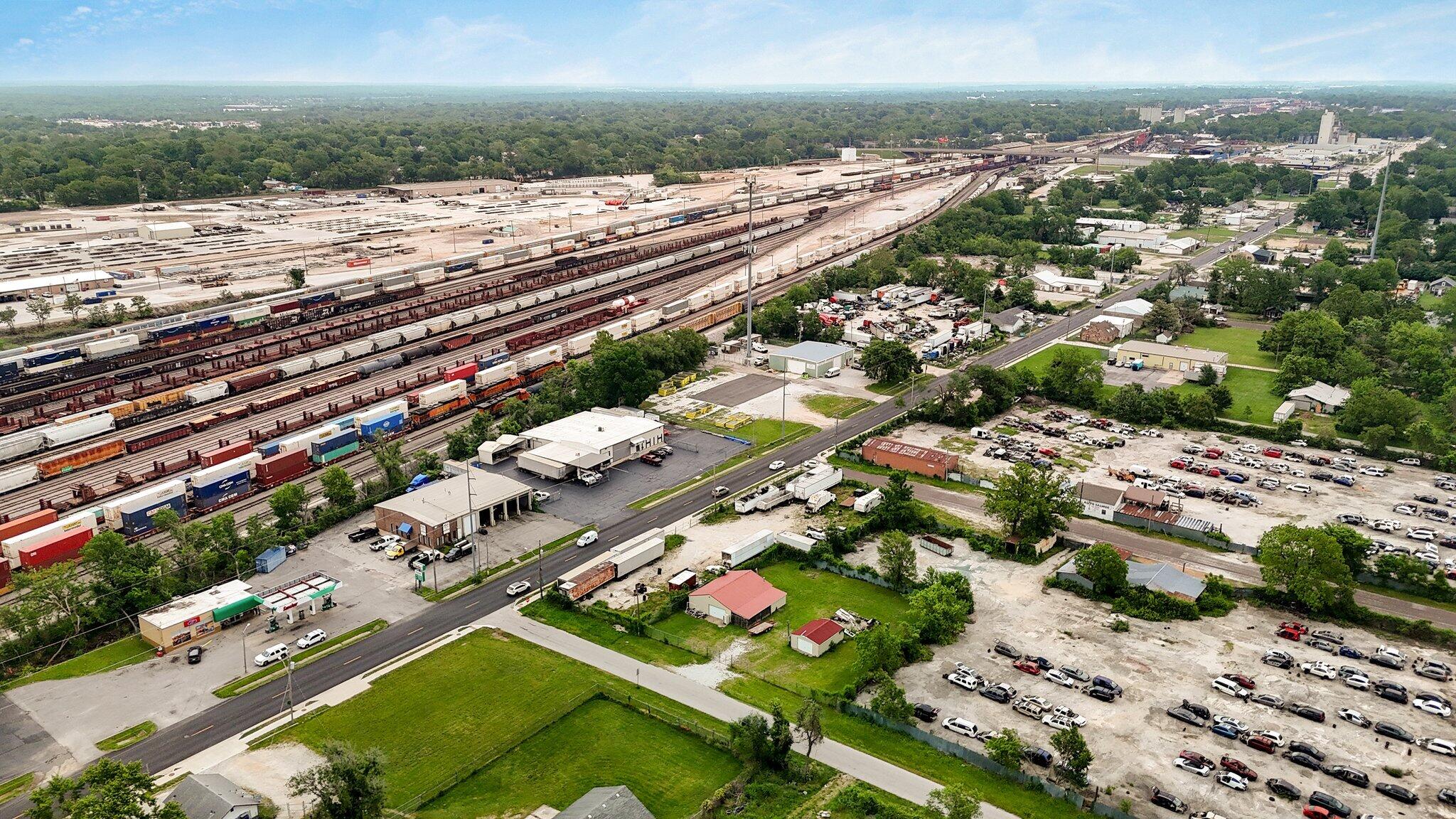 2320 West Division Street Property Photo 11