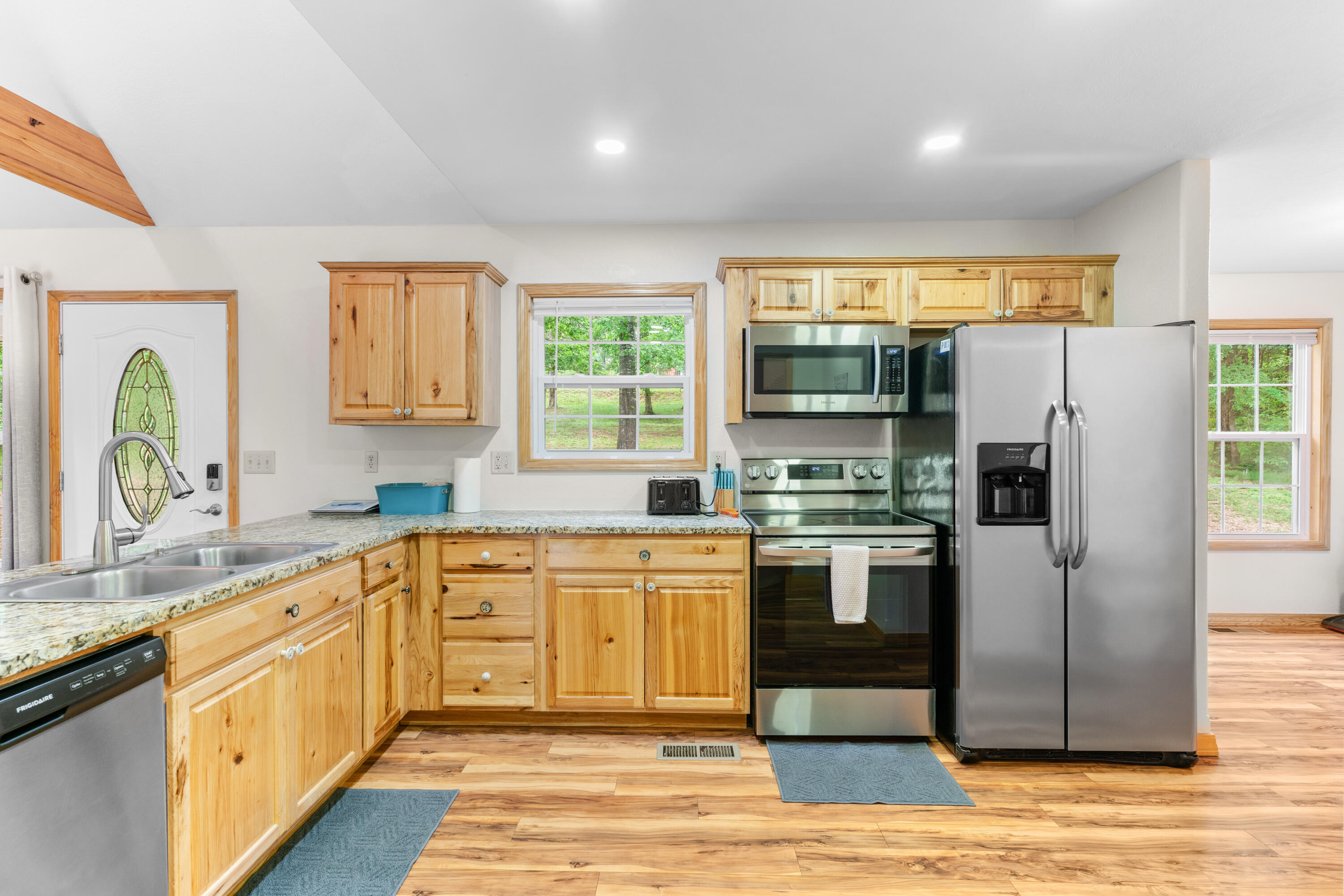 22194 Air Park Drive Property Photo 10