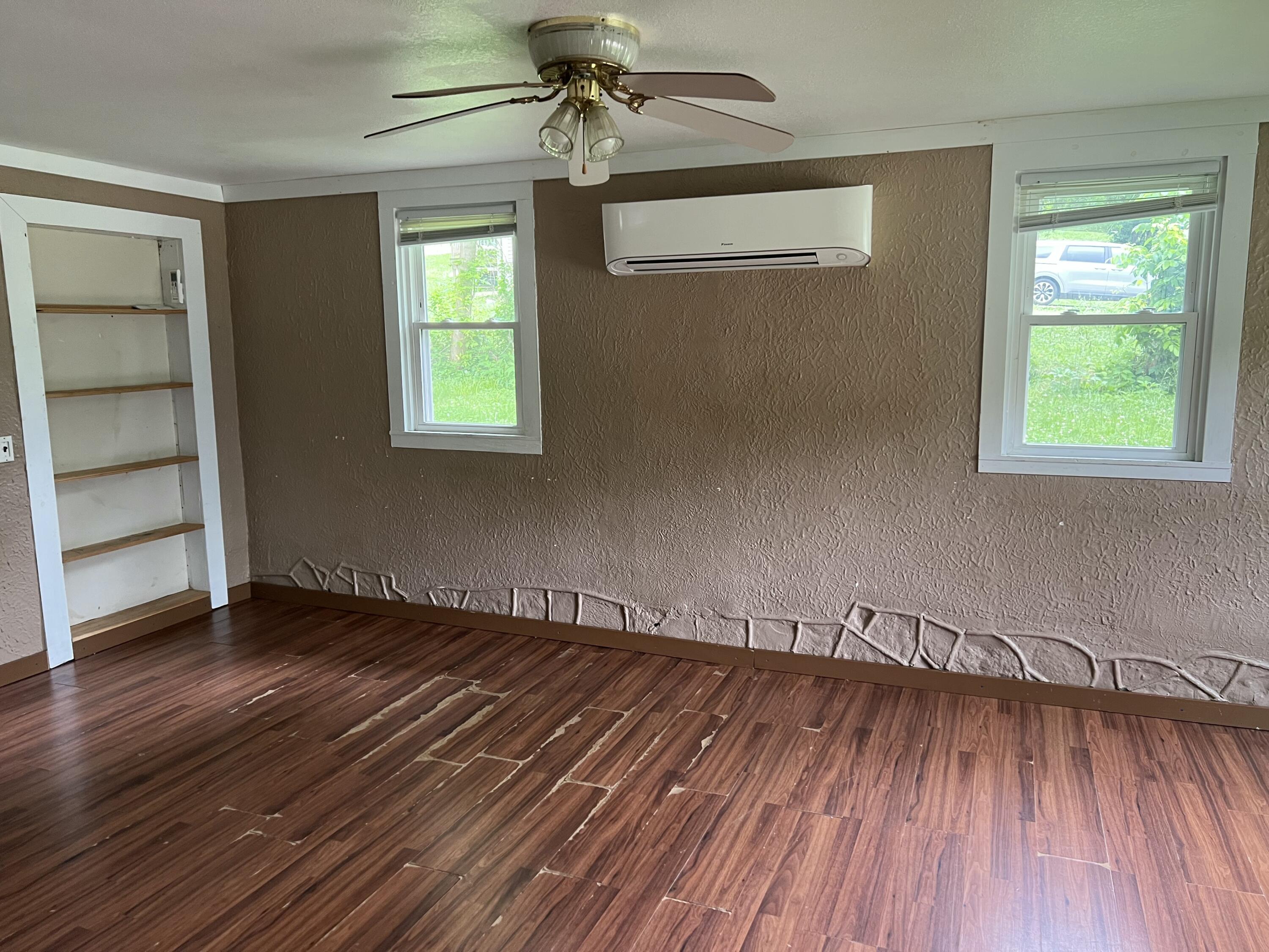 604 East Jordan Street Property Photo 3