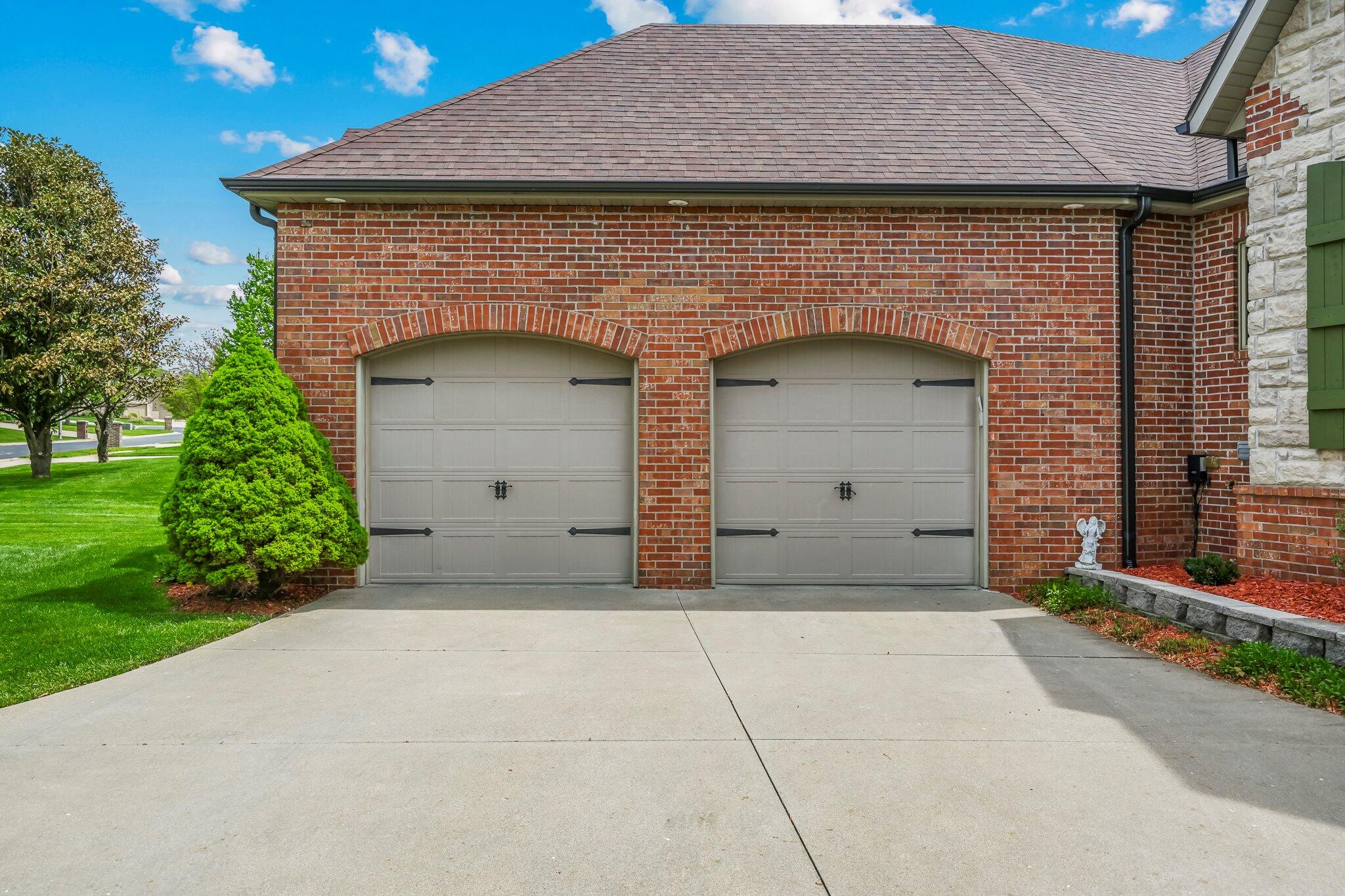 3912 East Windsmore Drive Property Photo 6