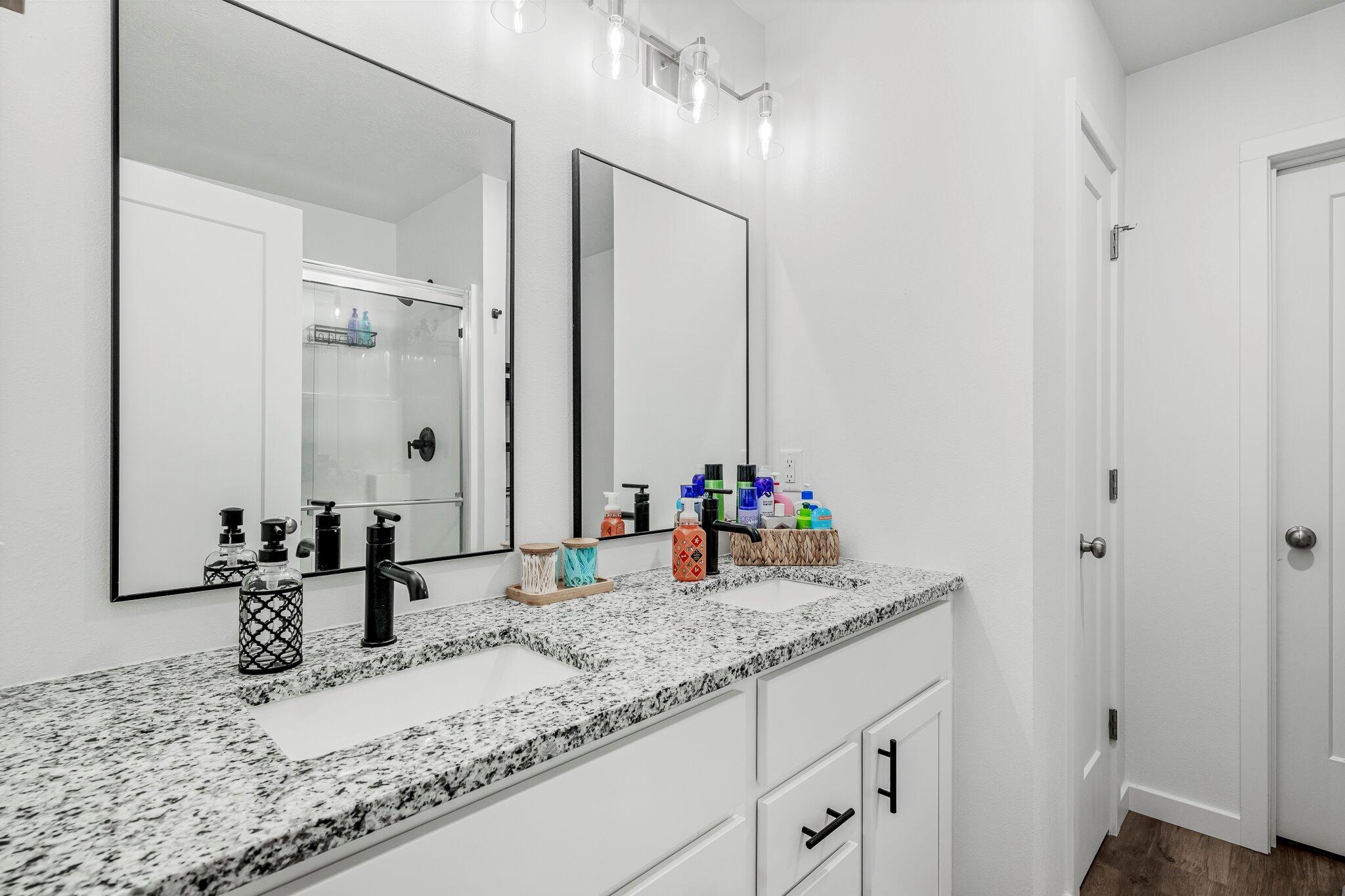 1142 South Broadview Avenue Property Photo 17
