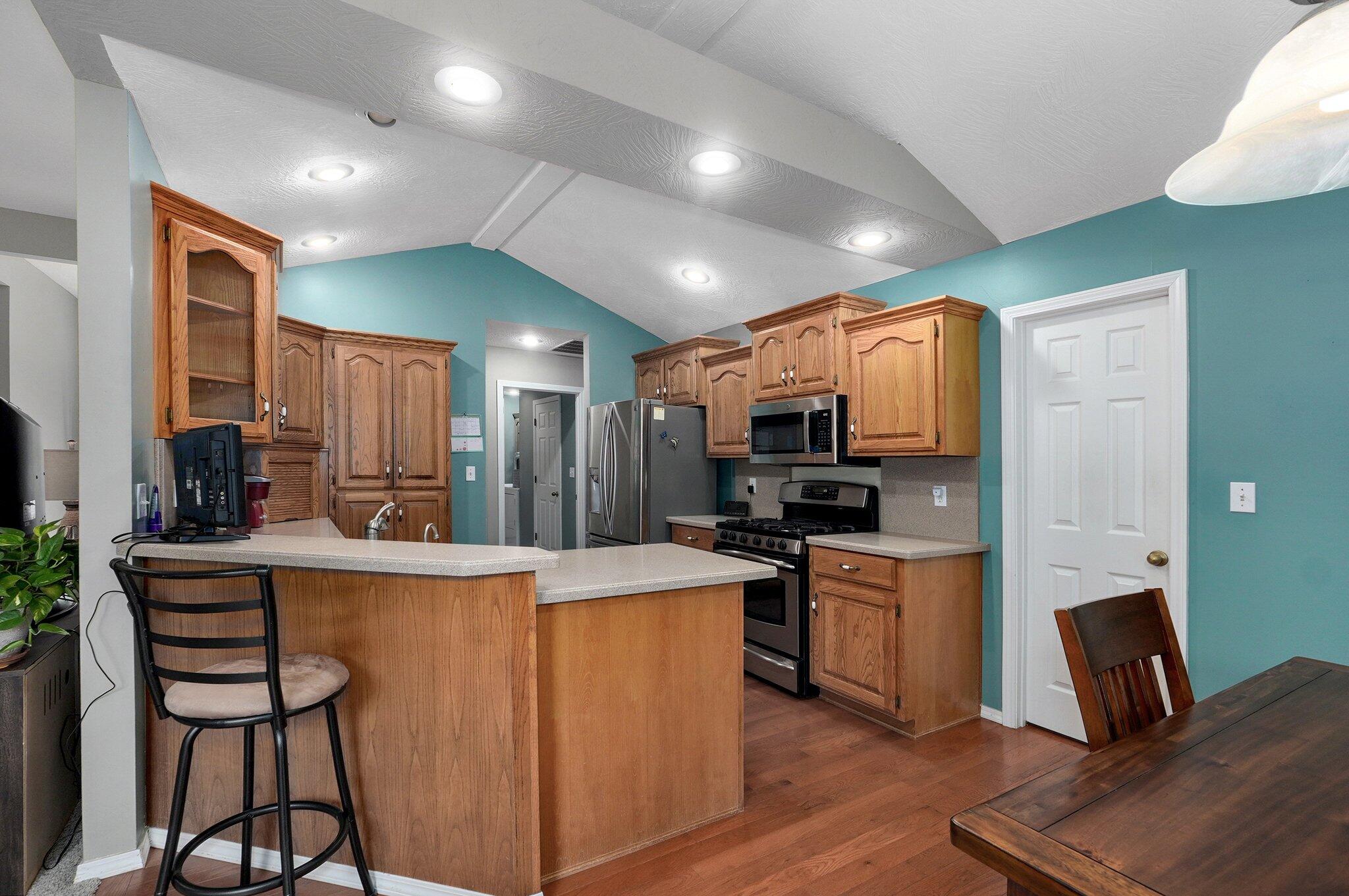 382 South Yellowwood Drive Property Photo 11