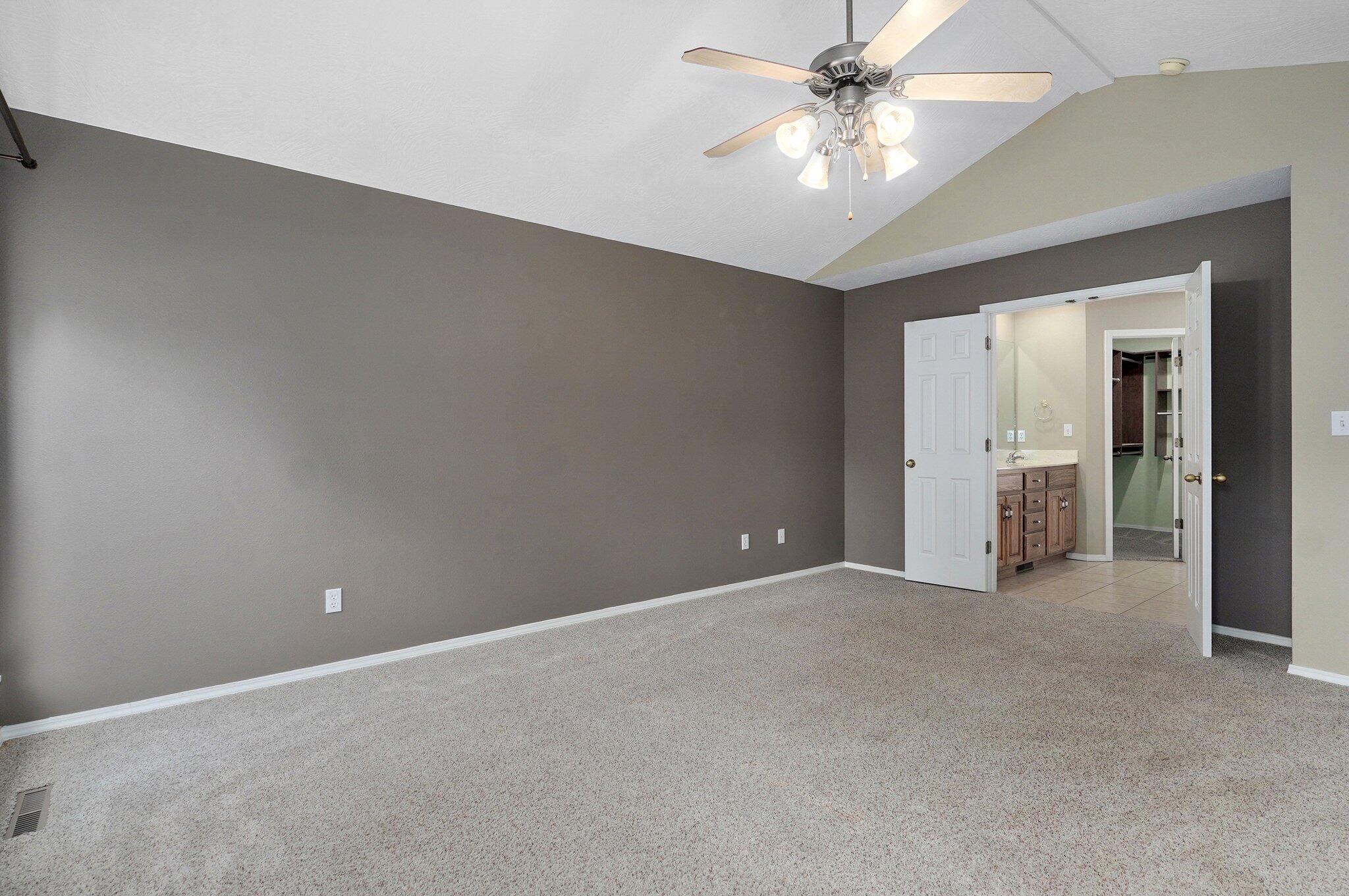 382 South Yellowwood Drive Property Photo 16