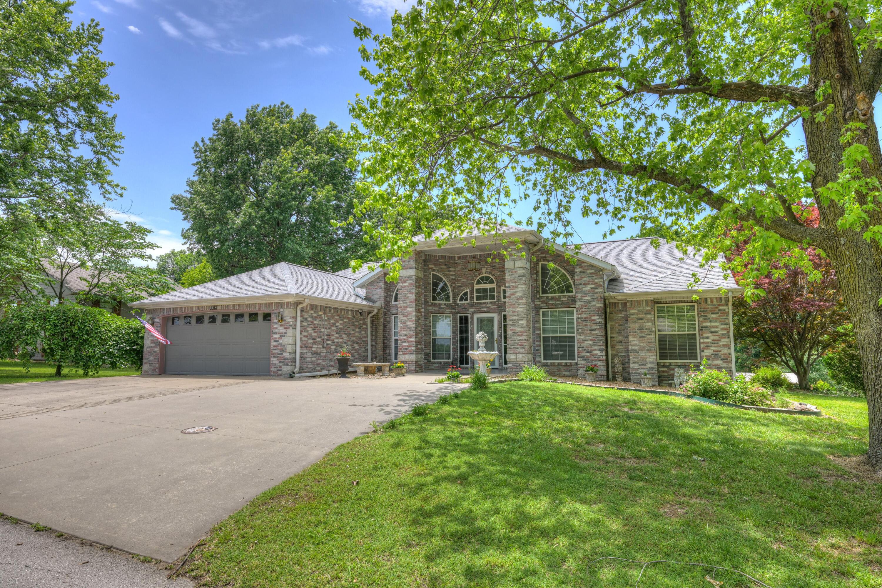 2214 Varney Property Photo 3