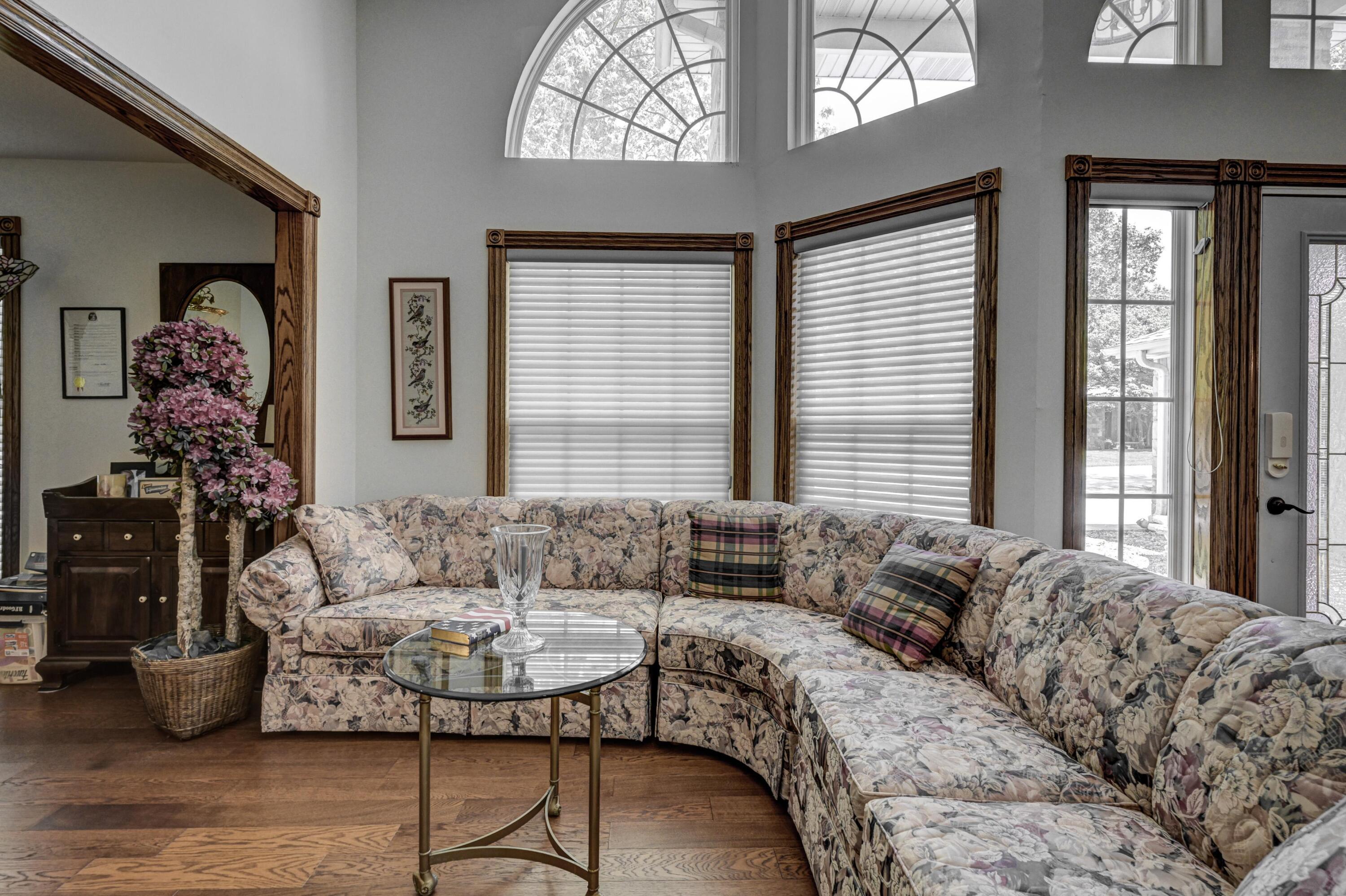2214 Varney Property Photo 6