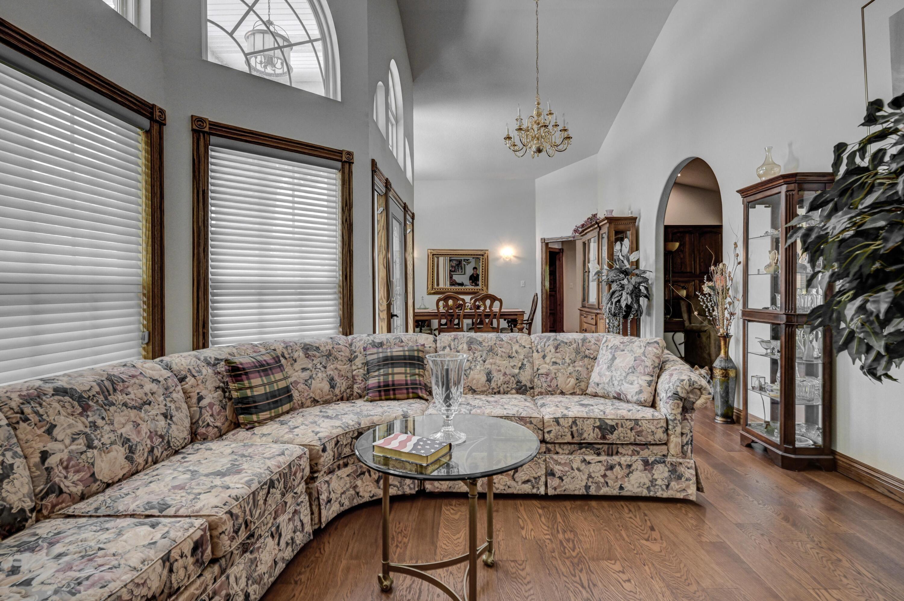 2214 Varney Property Photo 8