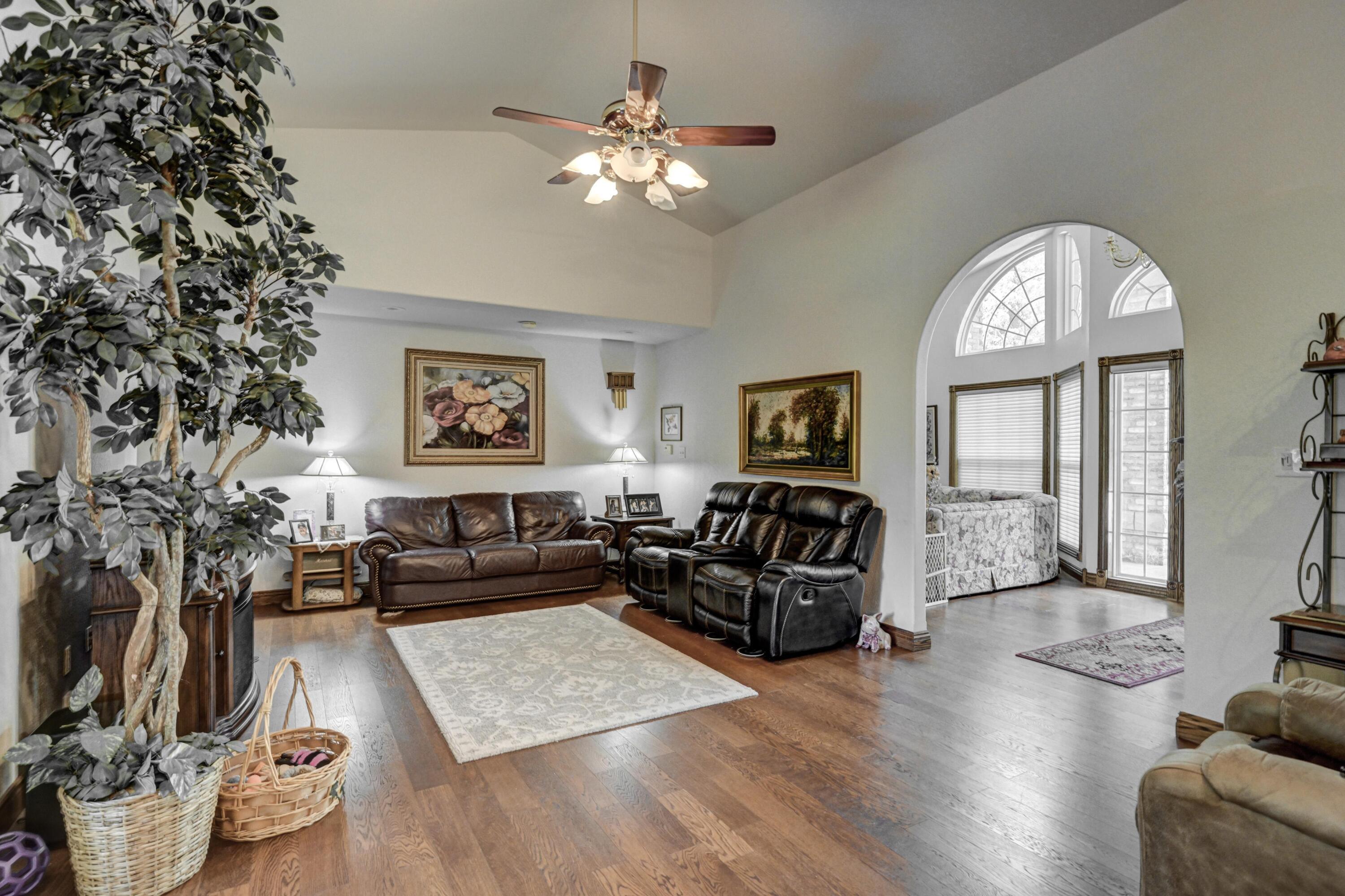 2214 Varney Property Photo 13