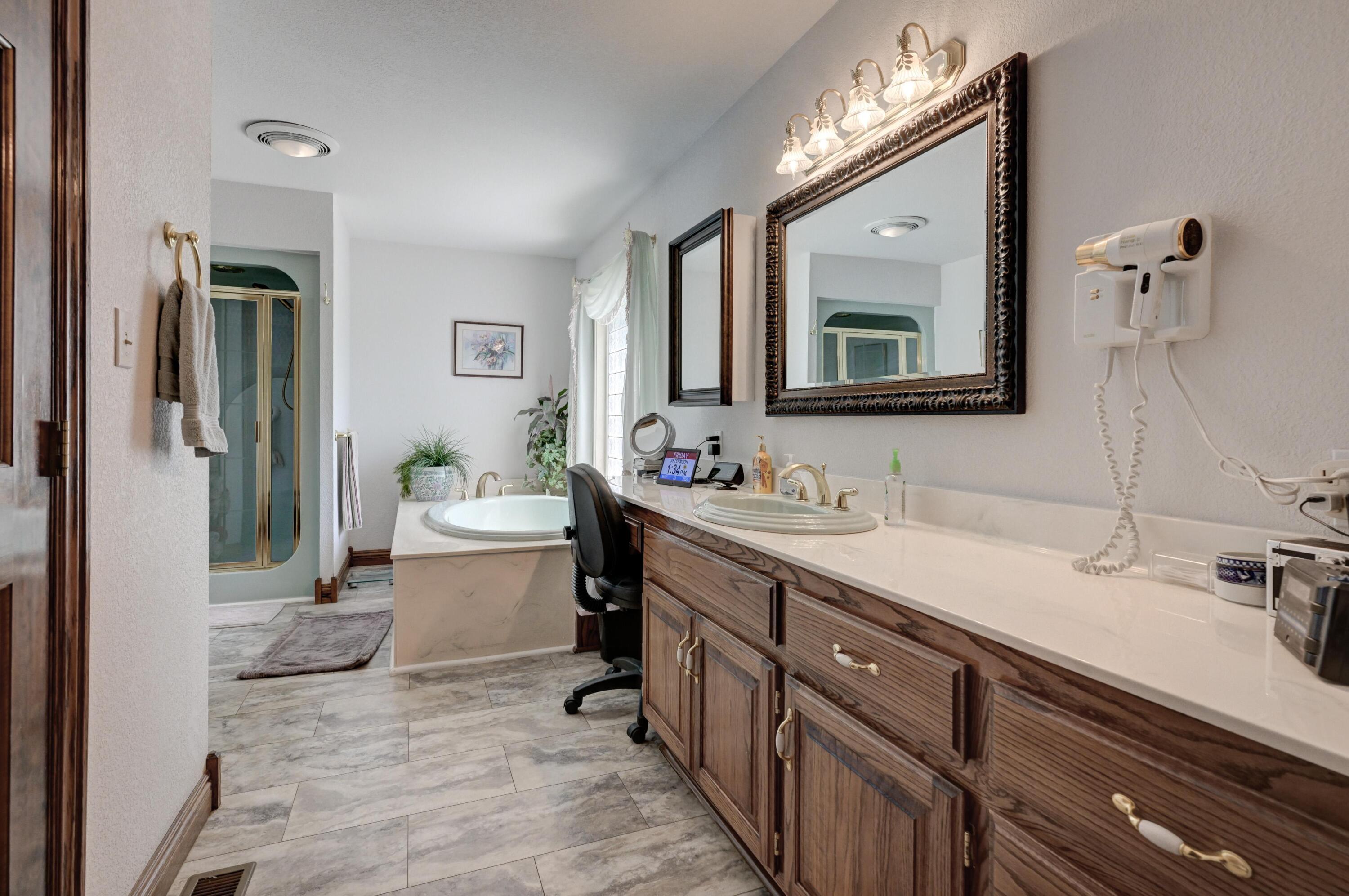 2214 Varney Property Photo 28