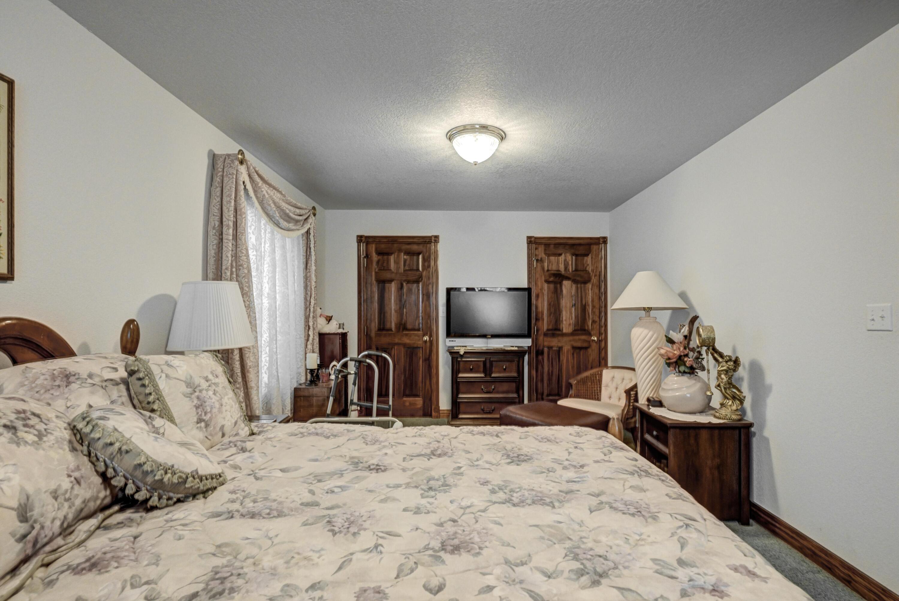 2214 Varney Property Photo 34
