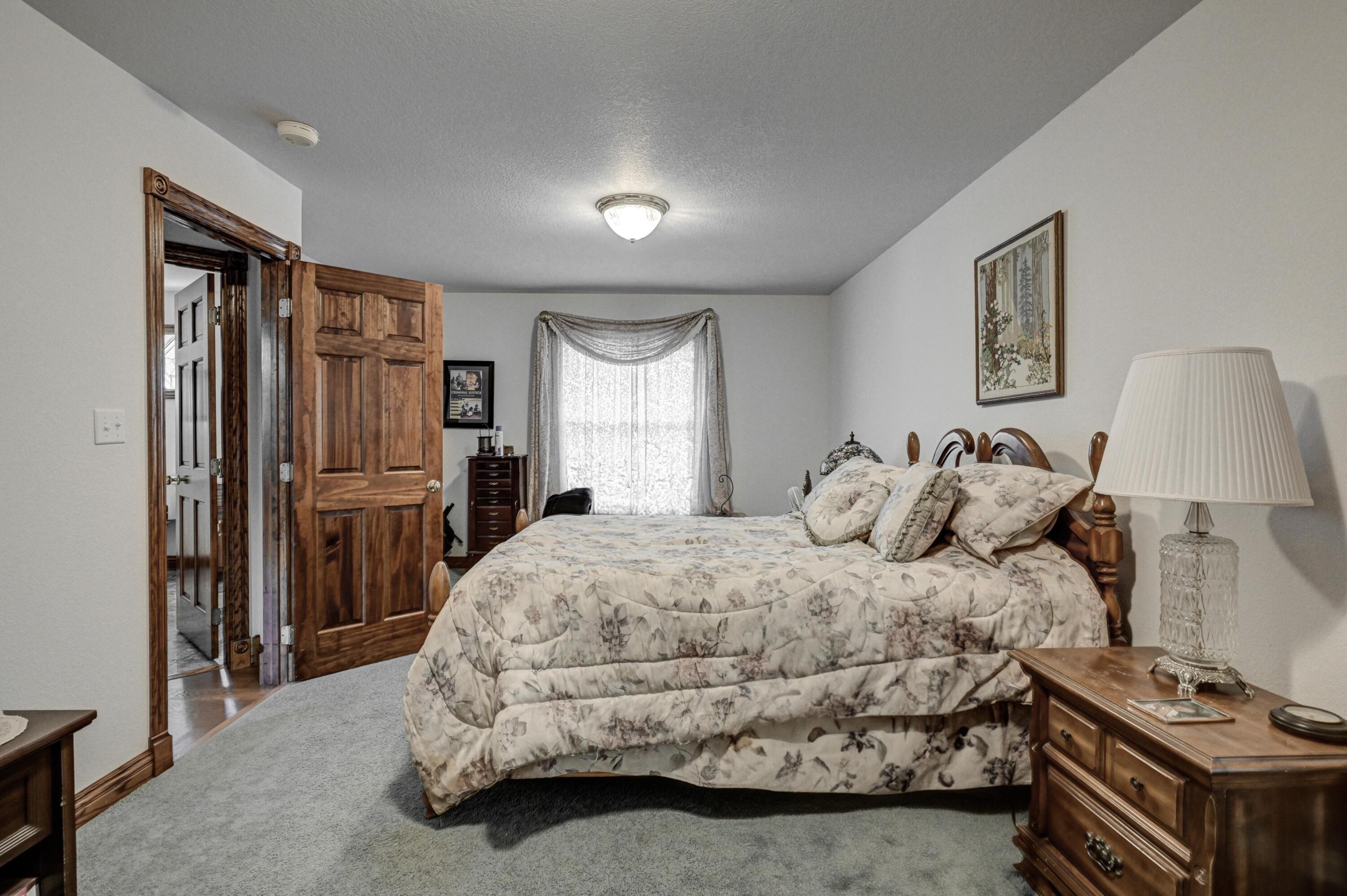 2214 Varney Property Photo 35