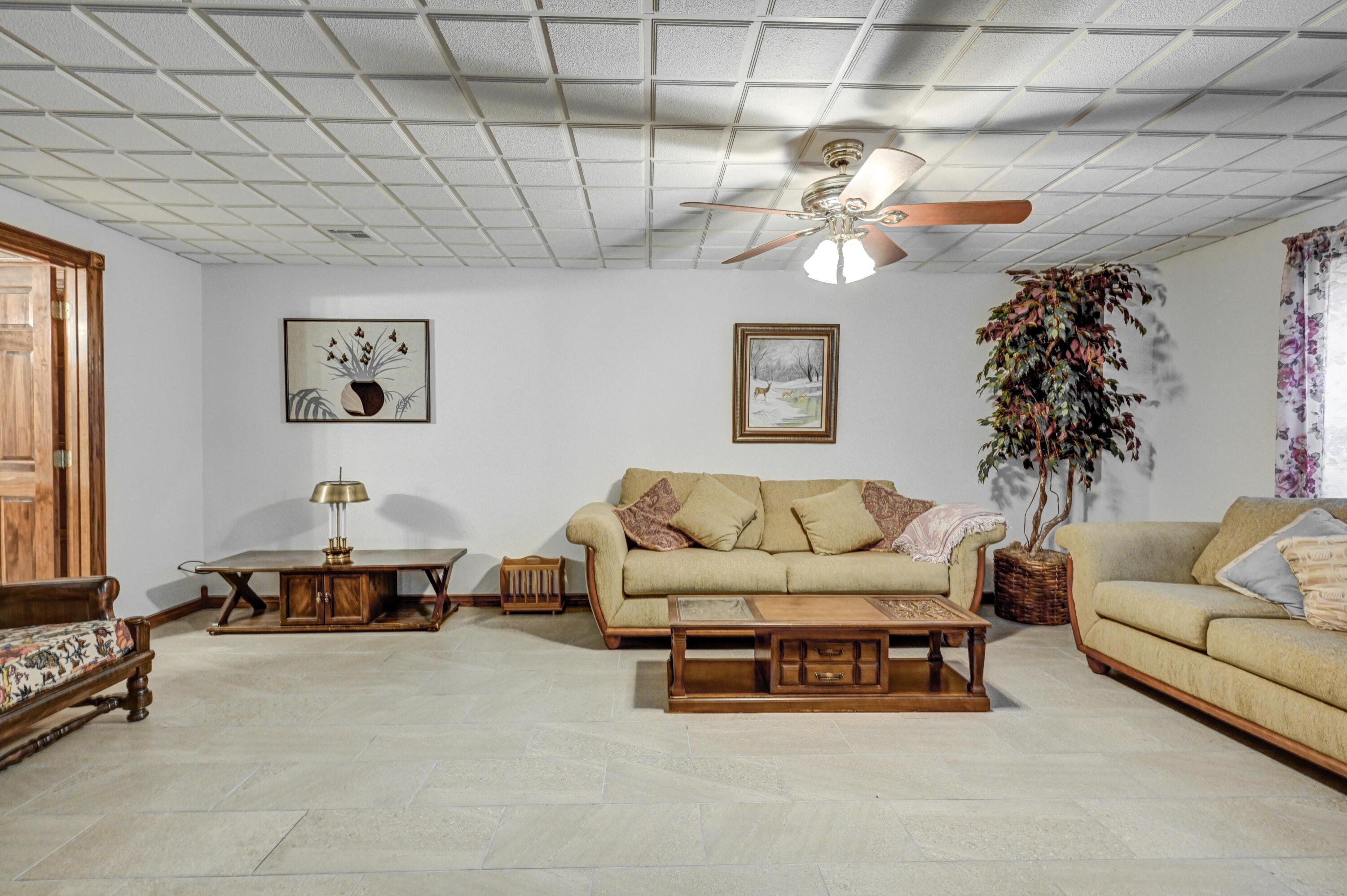 2214 Varney Property Photo 41