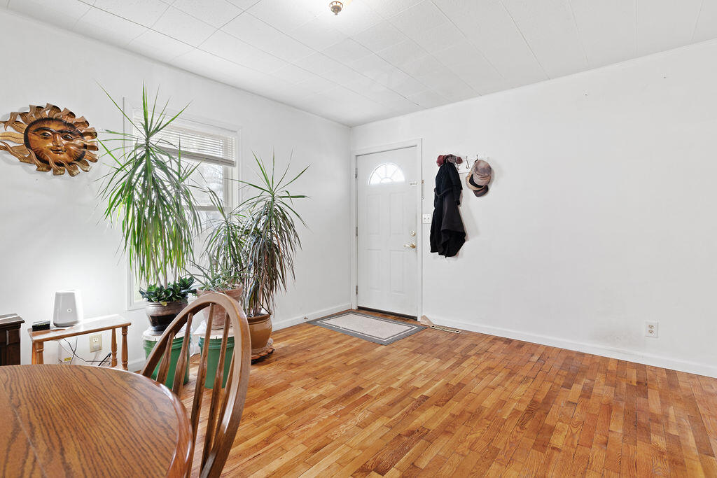 2212 North Kellett Avenue Property Photo 7