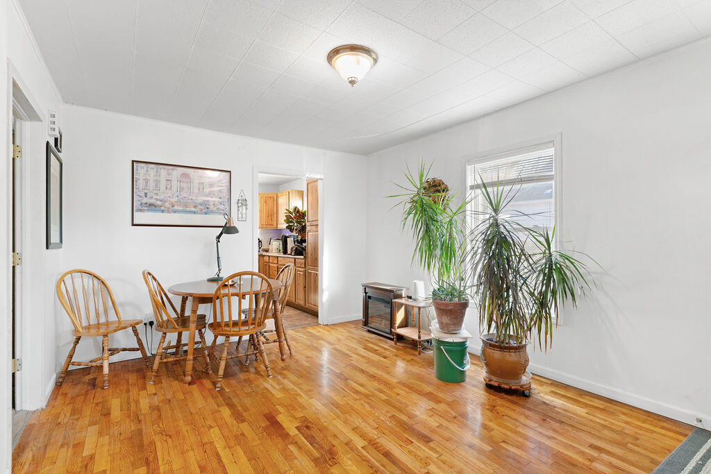 2212 North Kellett Avenue Property Photo 8