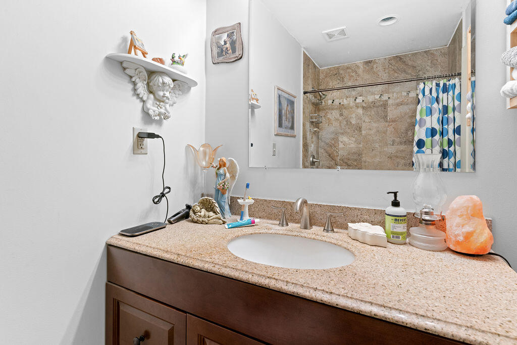 2212 North Kellett Avenue Property Photo 15