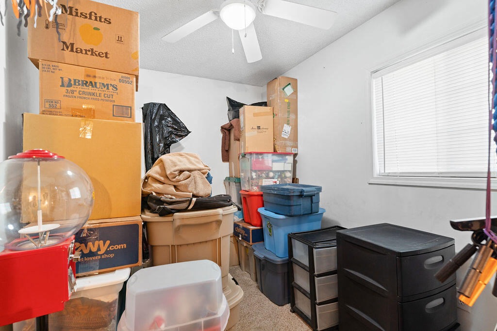 2212 North Kellett Avenue Property Photo 17