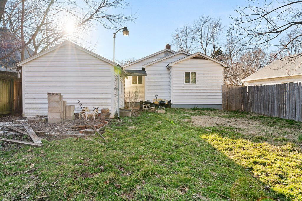 2212 North Kellett Avenue Property Photo 20