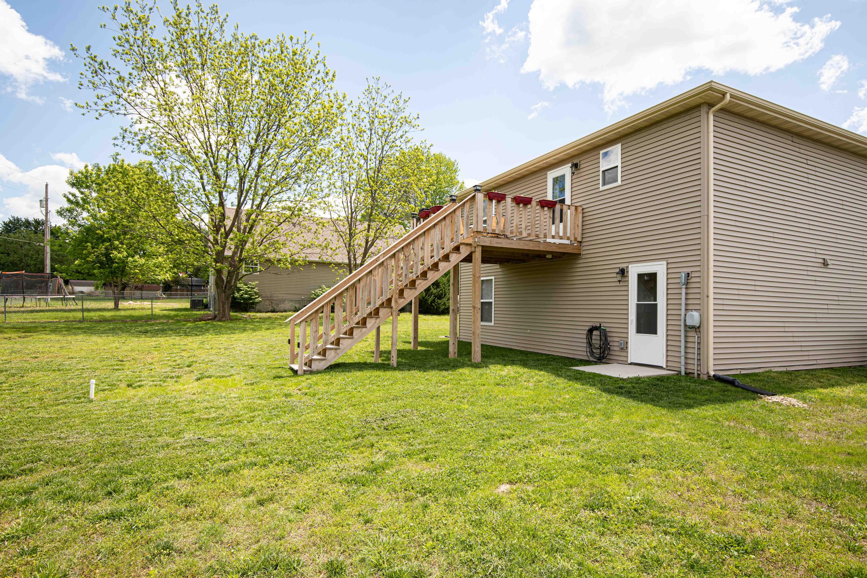 105 East Carman Road Property Photo 2