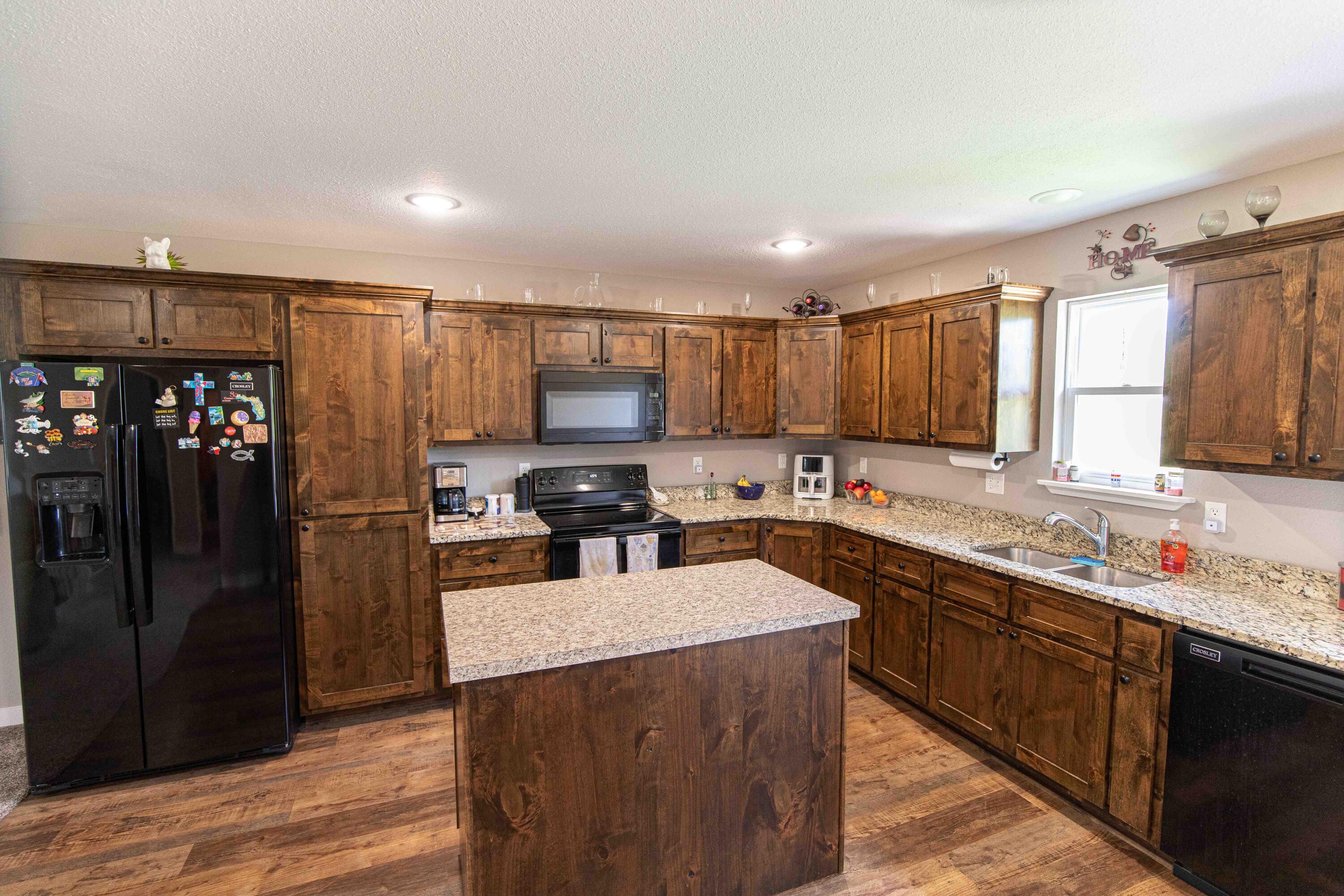 105 East Carman Road Property Photo 8