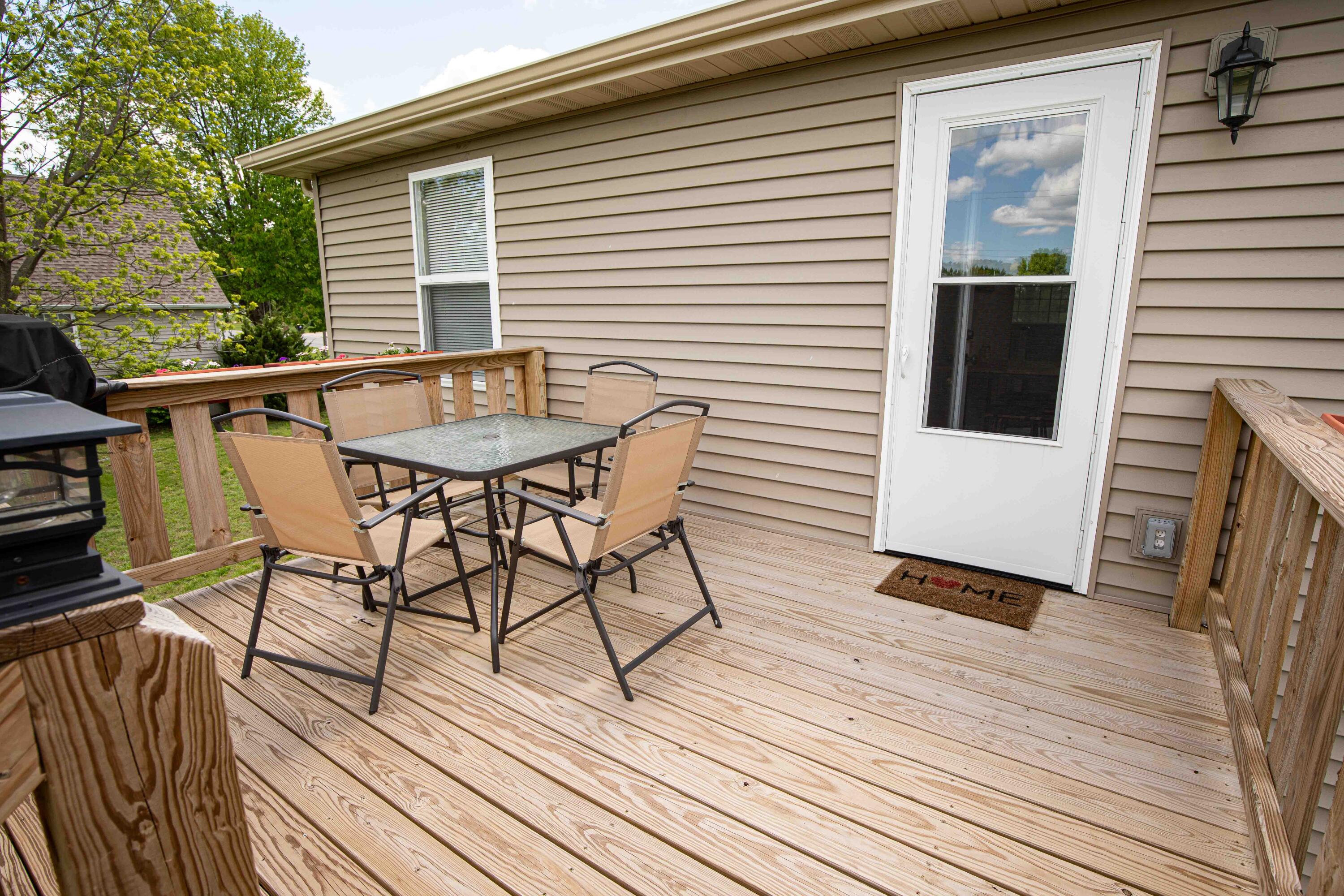 105 East Carman Road Property Photo 10