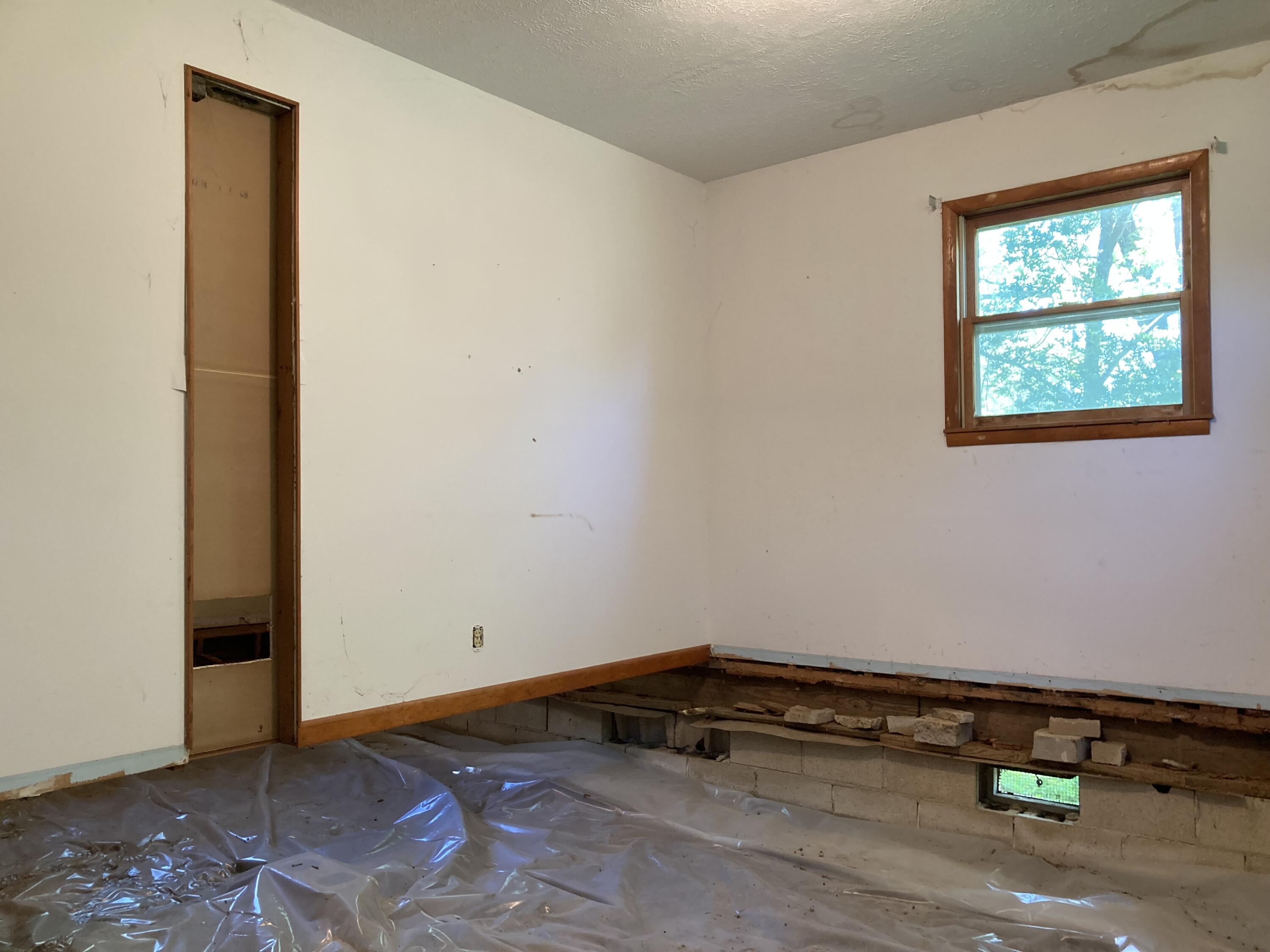403 South West Street Property Photo 27