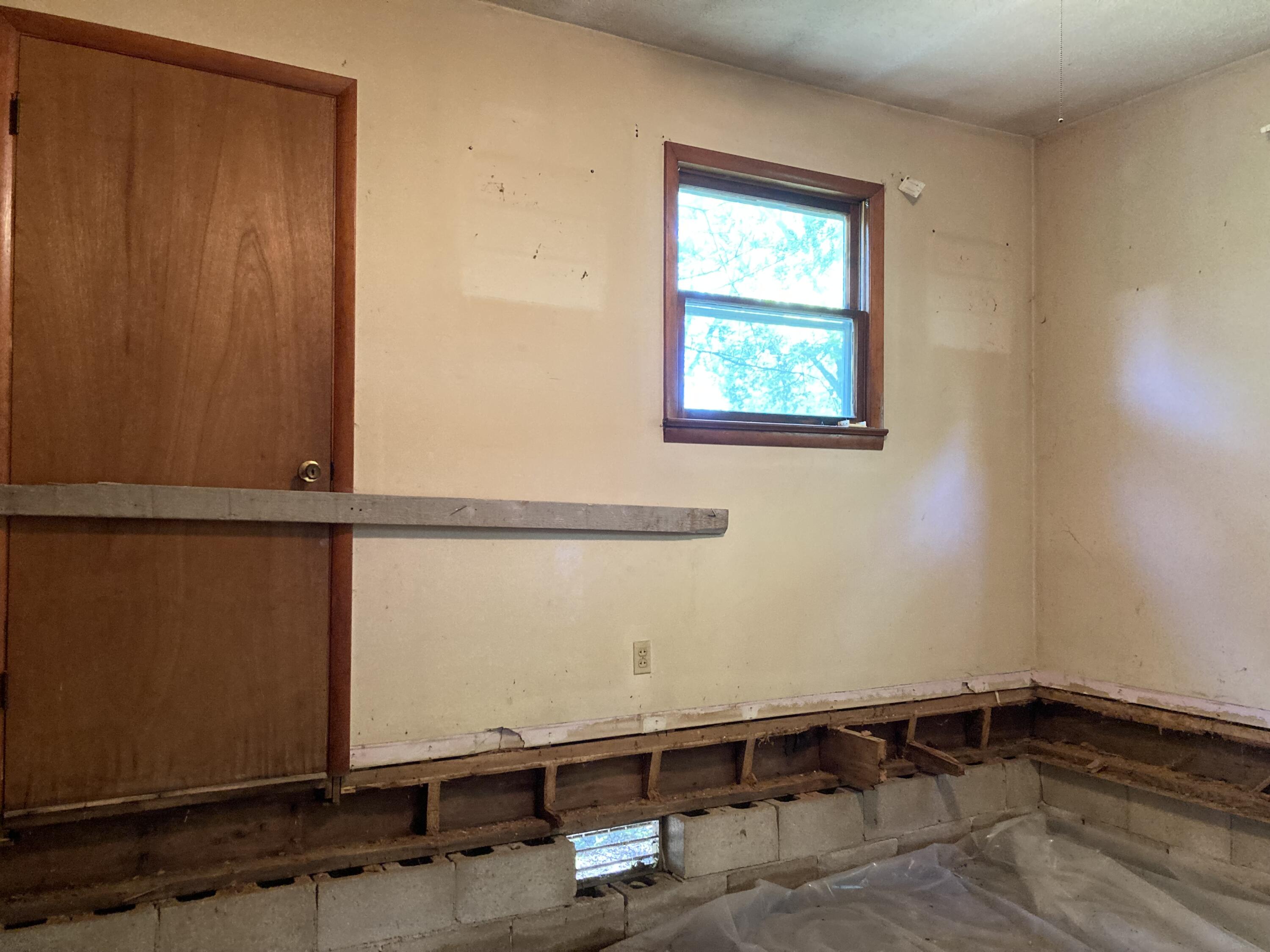 403 South West Street Property Photo 33