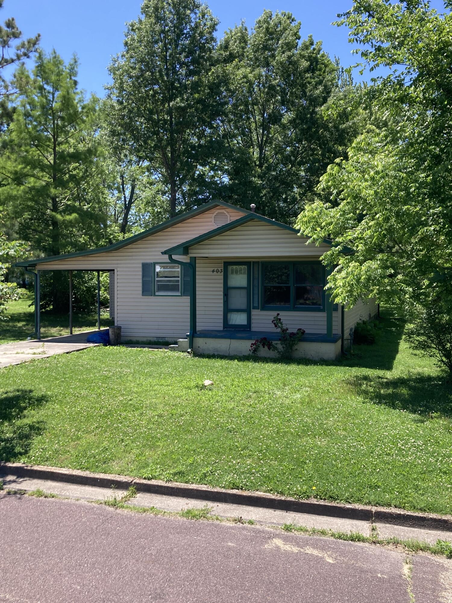 403 South West Street Property Photo 38
