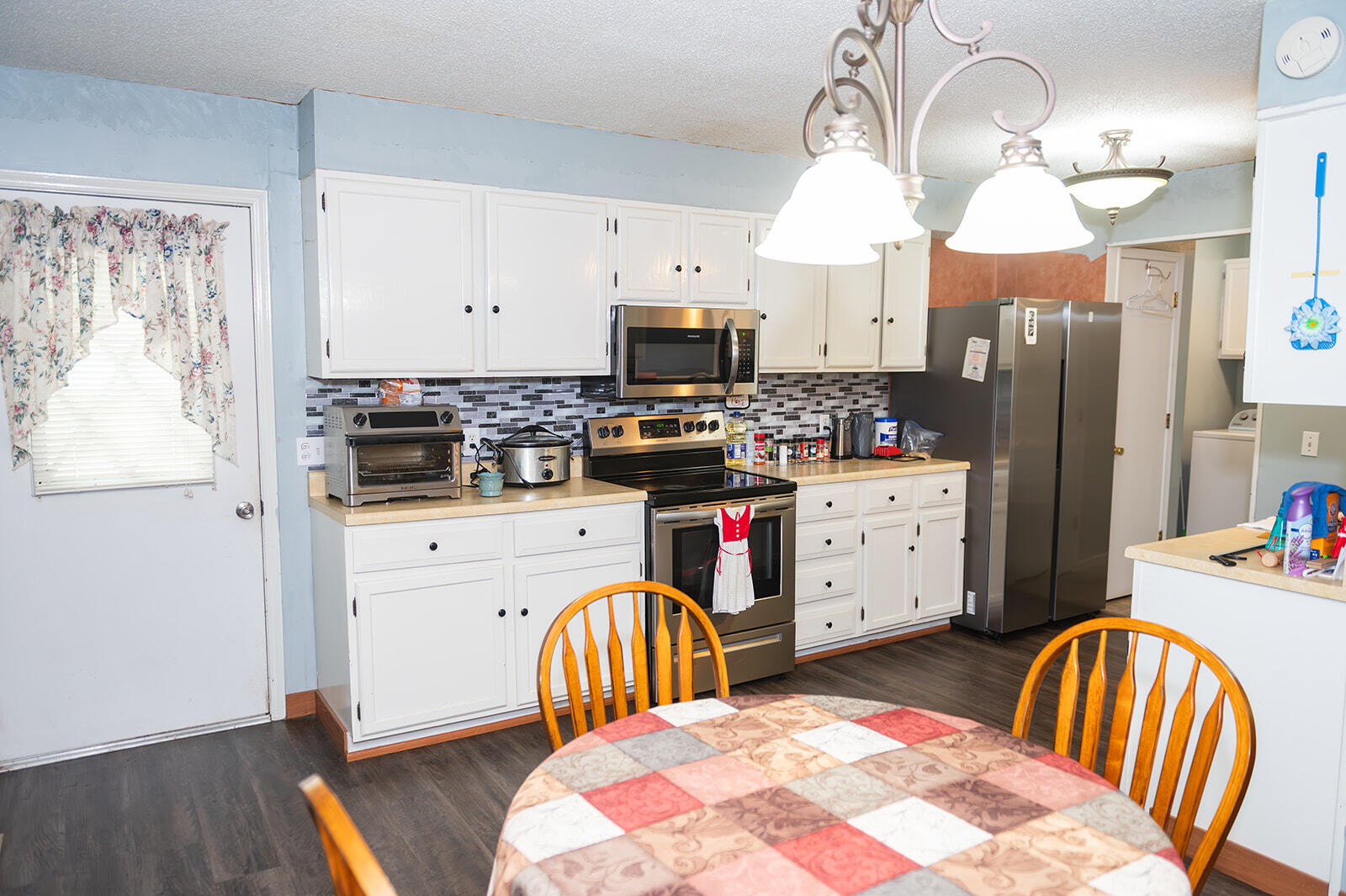 1623 West Commercial Street Property Photo 8