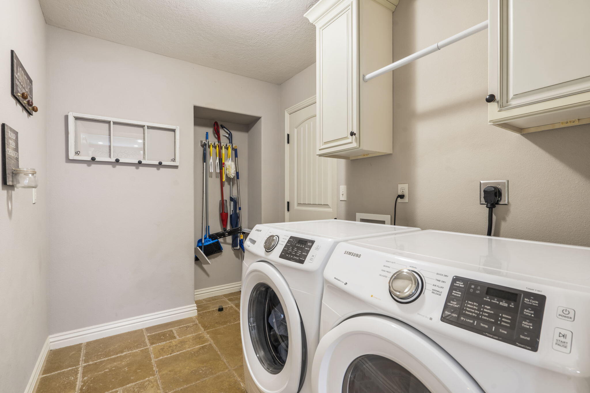 5142 South Burrows Avenue Property Photo 13