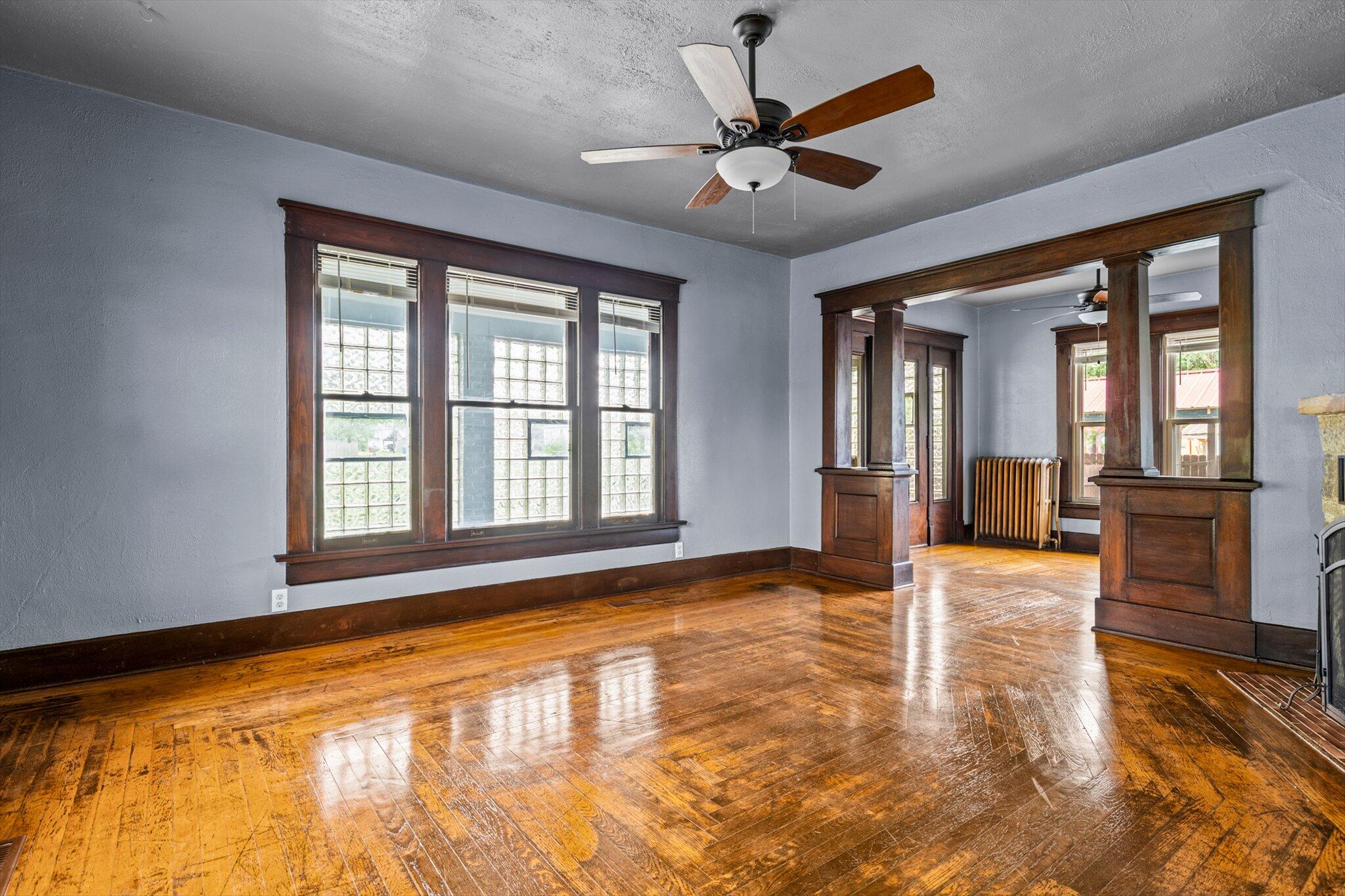 115 East Washington Avenue Property Photo 9