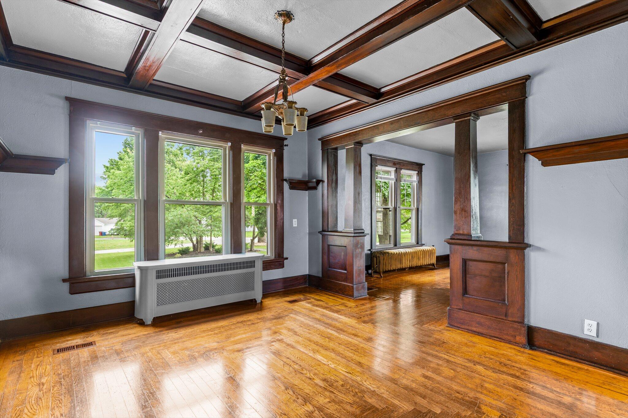 115 East Washington Avenue Property Photo 13