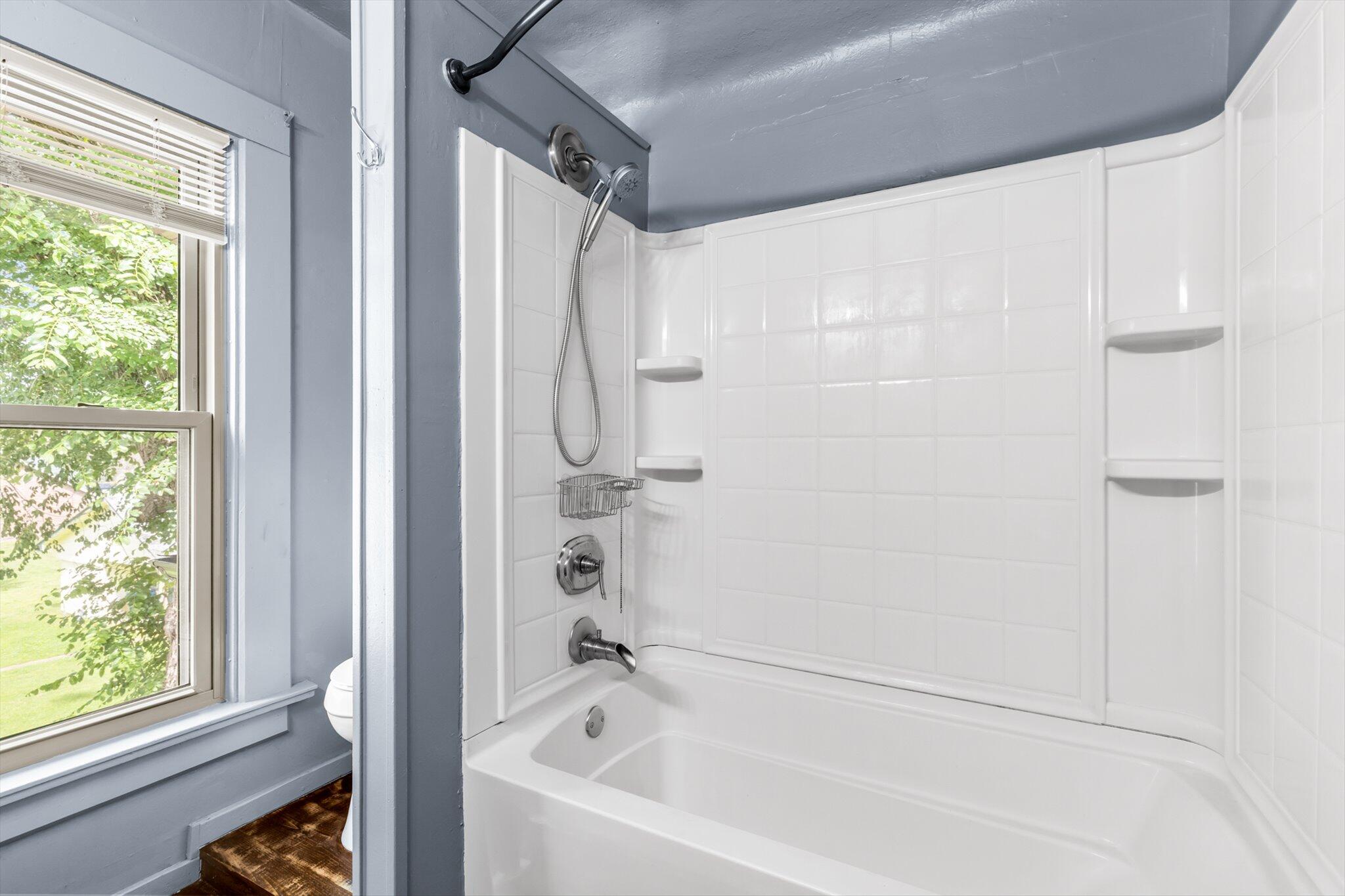 115 East Washington Avenue Property Photo 19