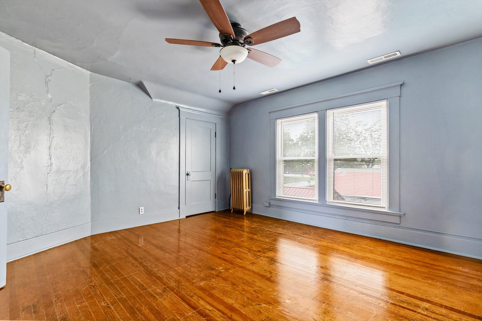 115 East Washington Avenue Property Photo 21
