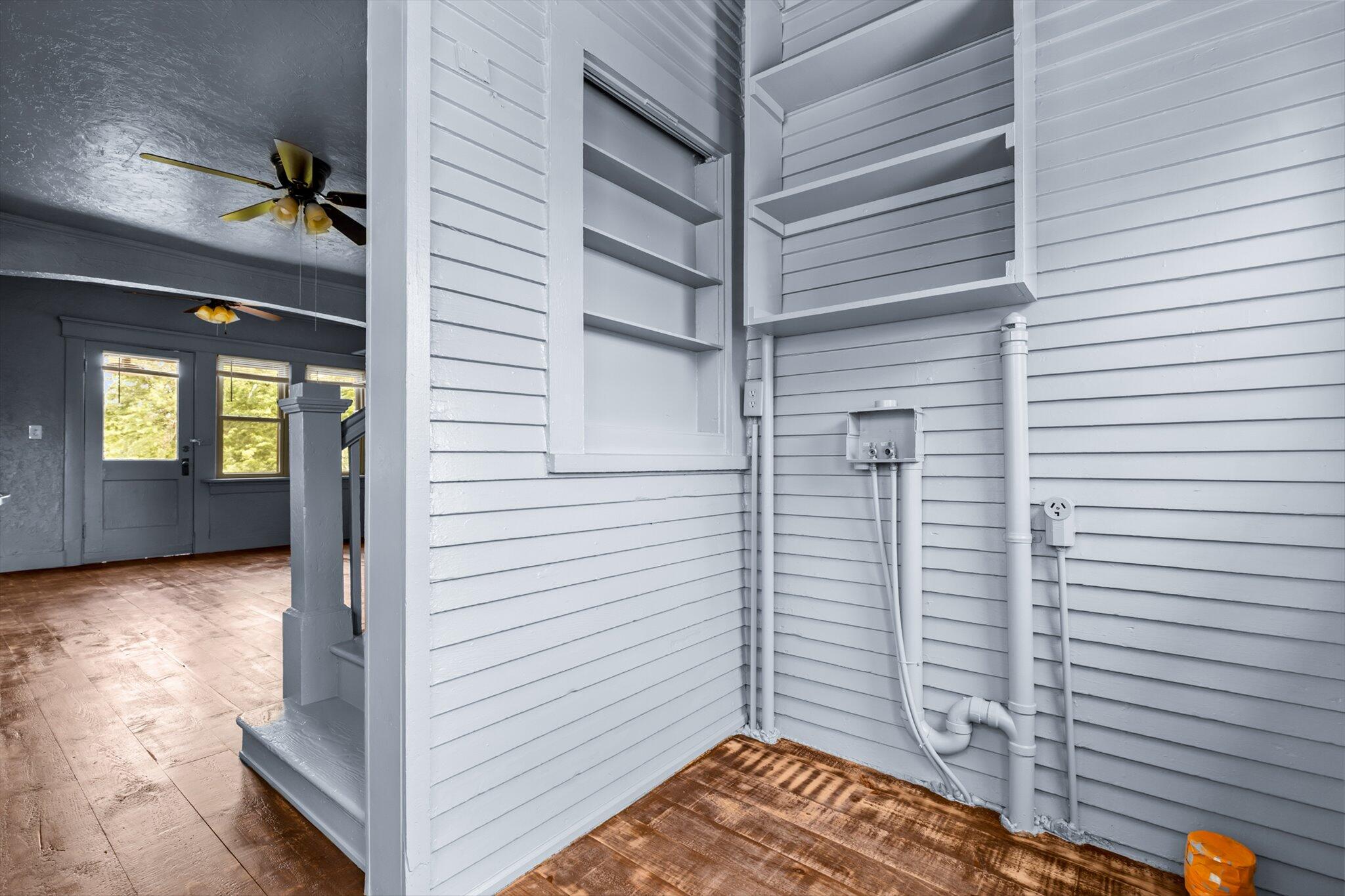 115 East Washington Avenue Property Photo 24