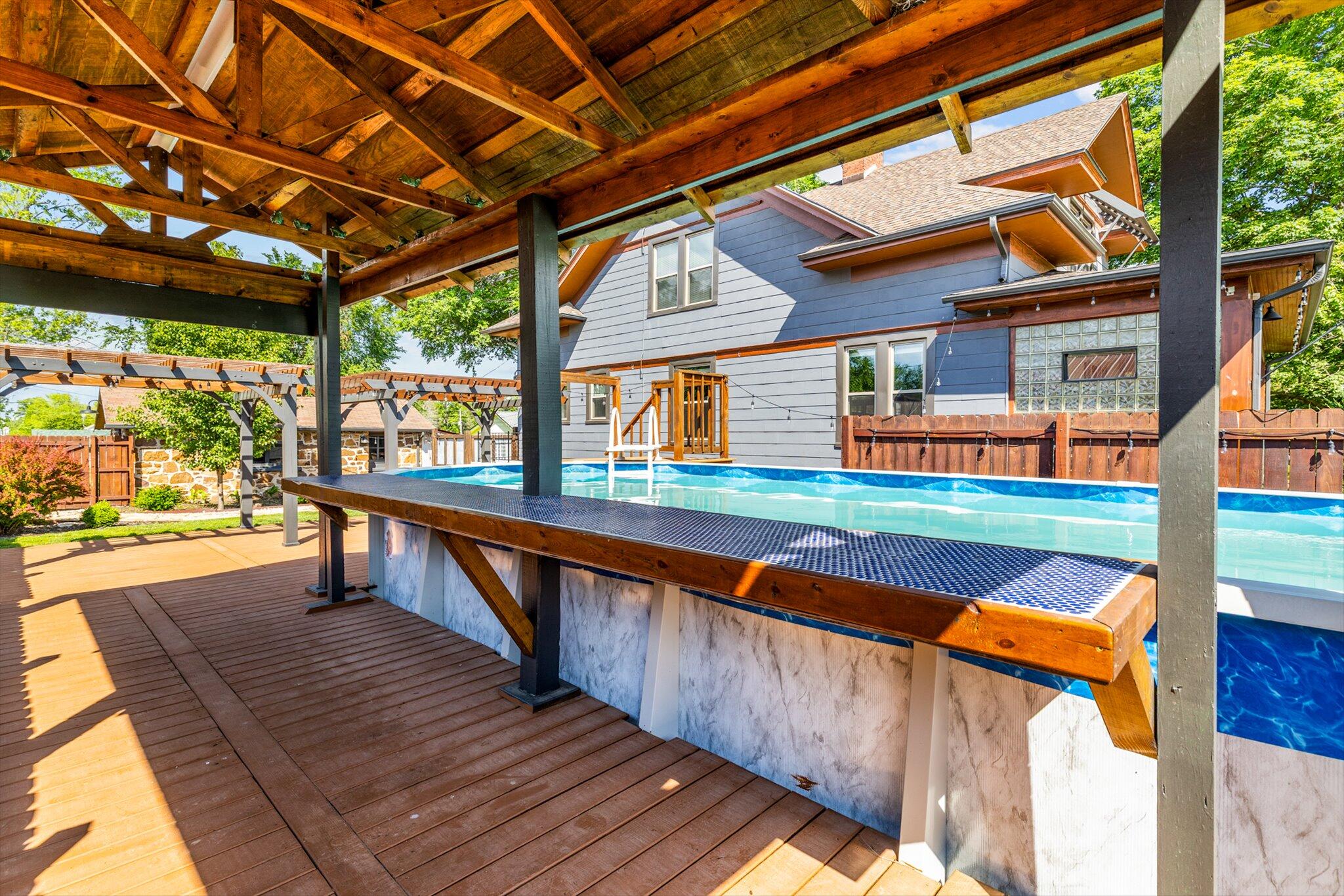 115 East Washington Avenue Property Photo 31